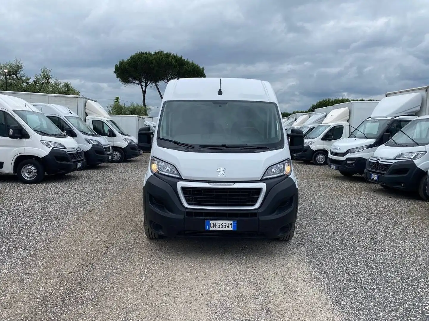 Peugeot Boxer 2.2 bluehdi 140cv S&S L3H2 Weiß - 2