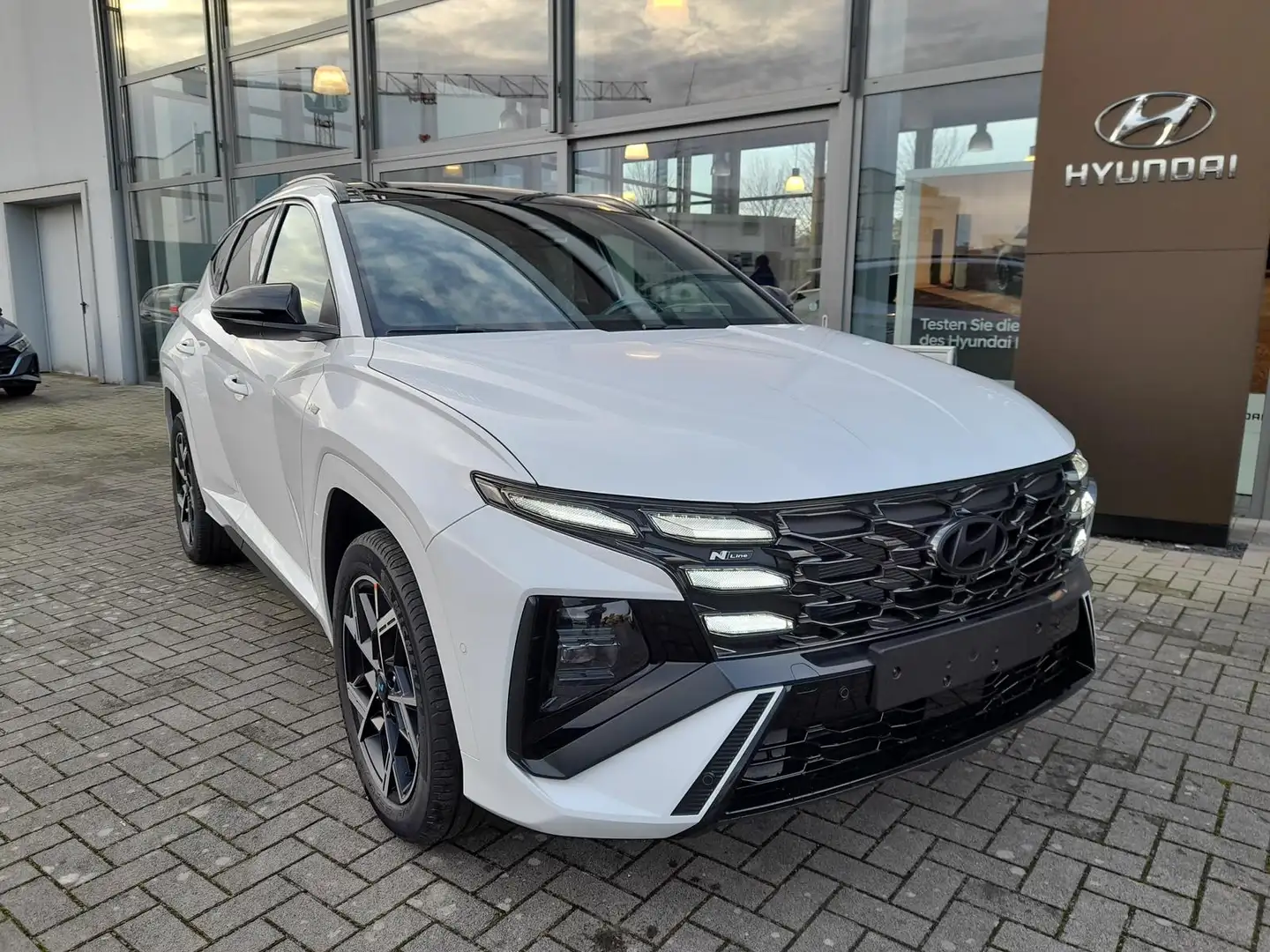 Hyundai TUCSON FL 1.6 HEV 4WD N-LINE Sitz-/Assist.-P.PD.ECS.DK Weiß - 2