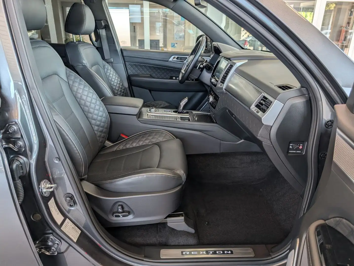 SsangYong Rexton 2.2 Diesel  4WD  Aut.*AHK*Navi*Carplay Gris - 2
