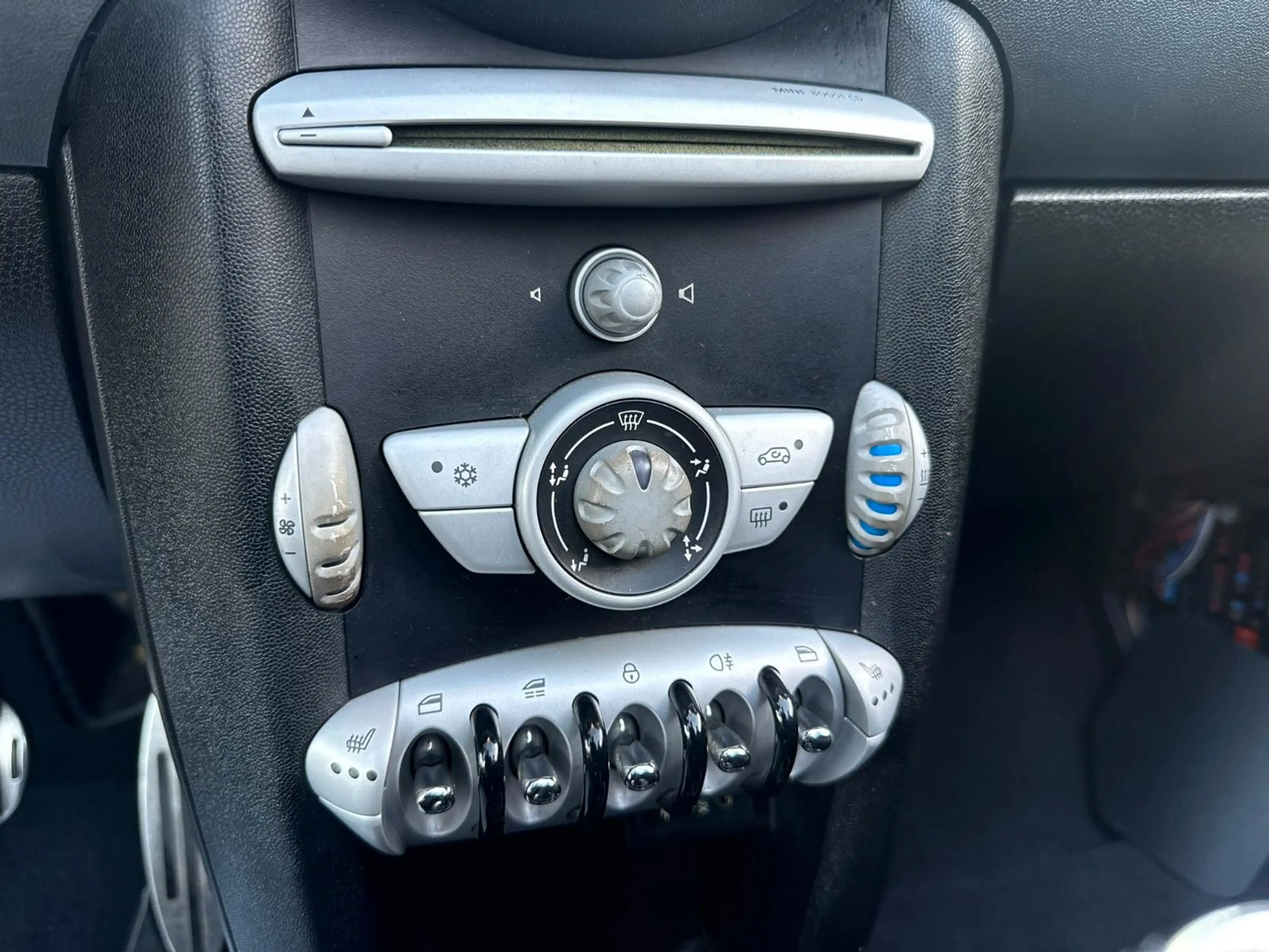 MINI Cooper S COOPER S Cabrio — photo 14
