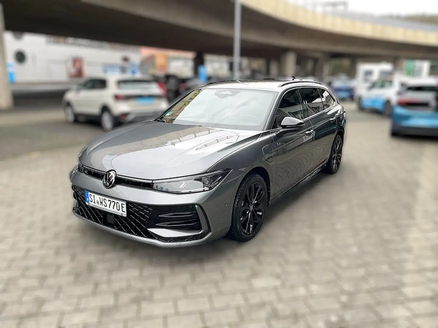 Volkswagen Passat Variant 1,5 TSI eHybrid R-Line AHK LED Na Grau - 2