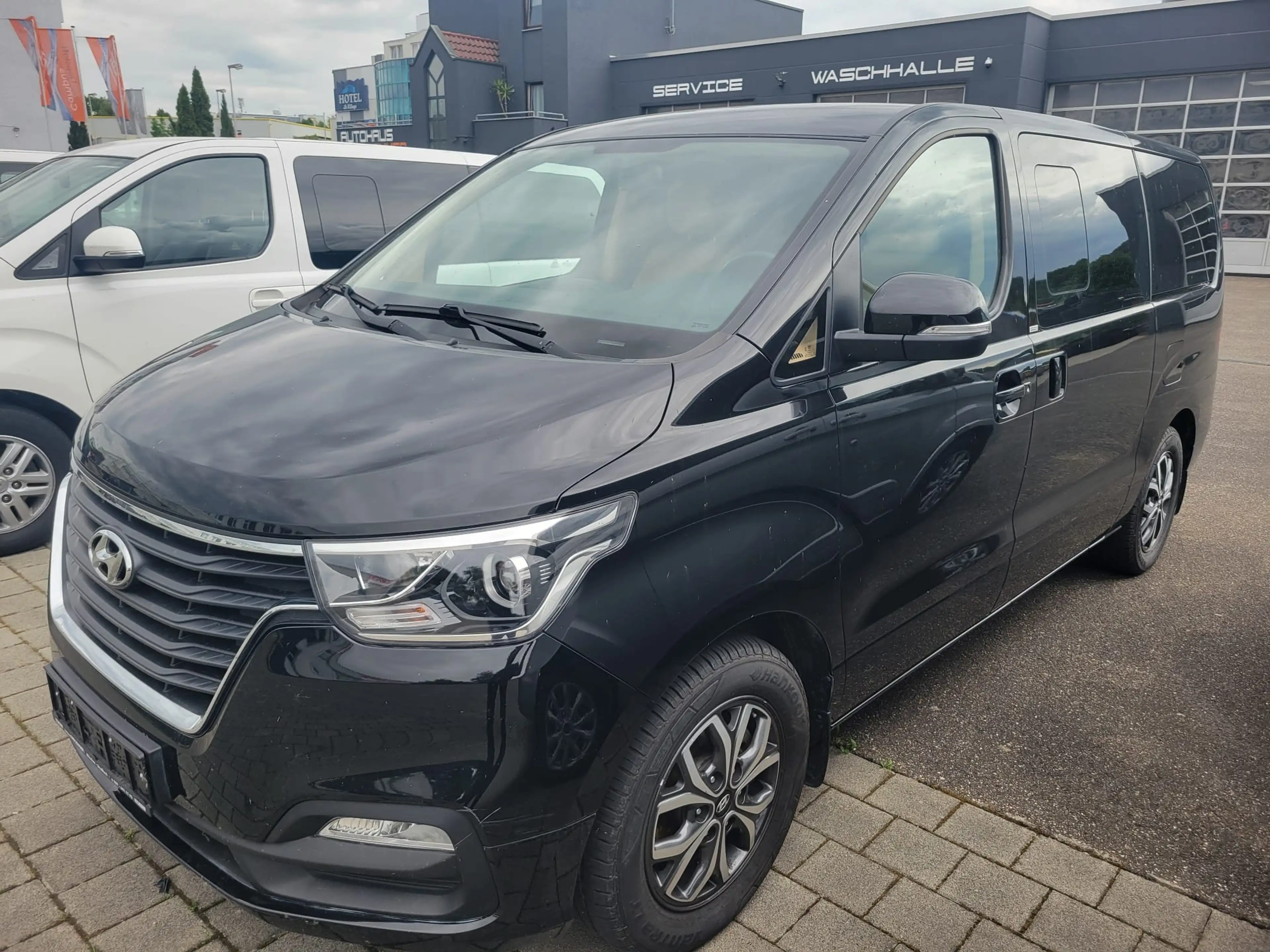 Hyundai H-1 2.5 CRDi Travel KAMERA/TEMP/AHK/NAV/FACELIFT
