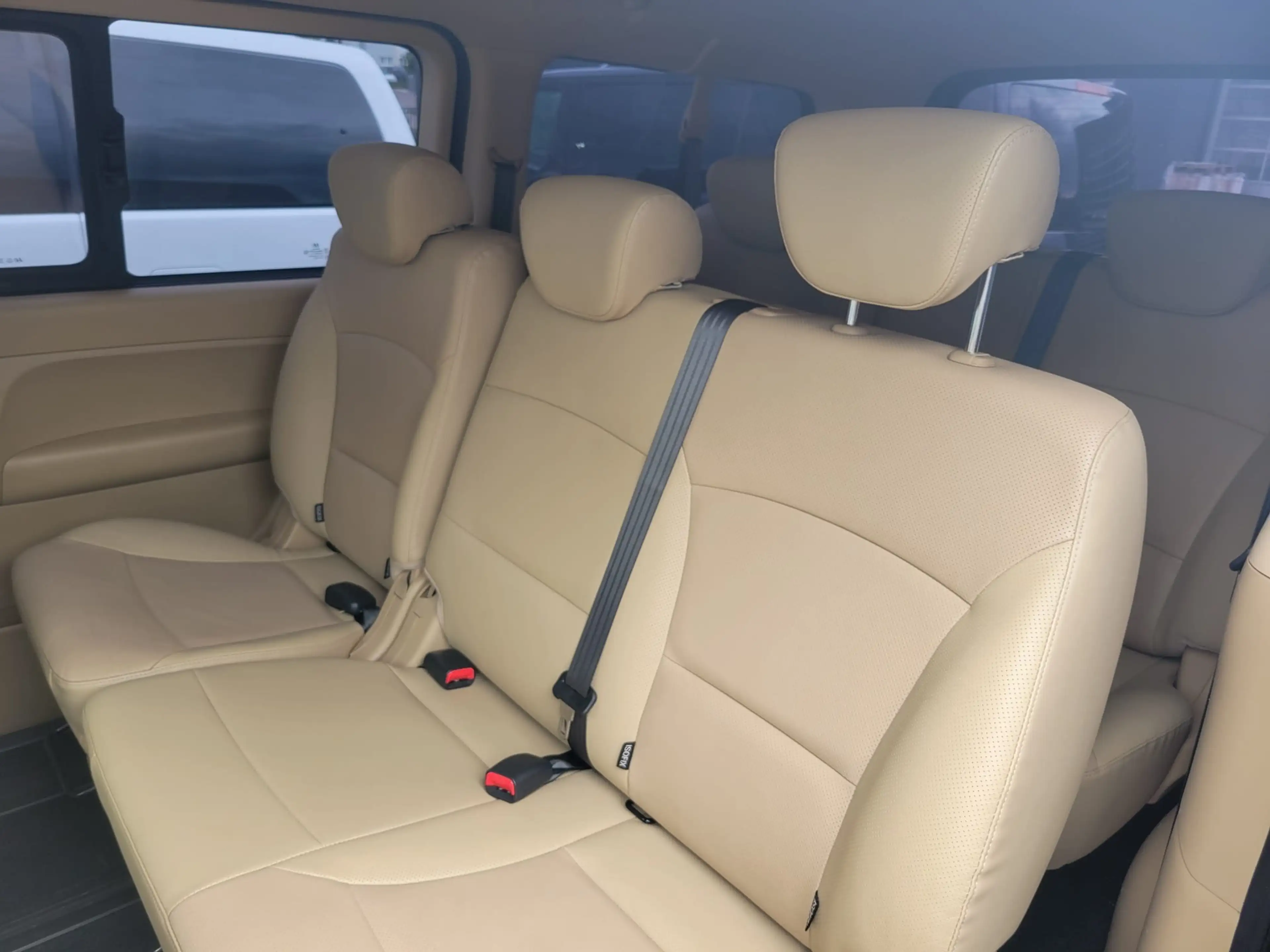 Hyundai H-1 2.5 CRDi Travel KAMERA/TEMP/AHK/NAV/FACELIFT — photo 4