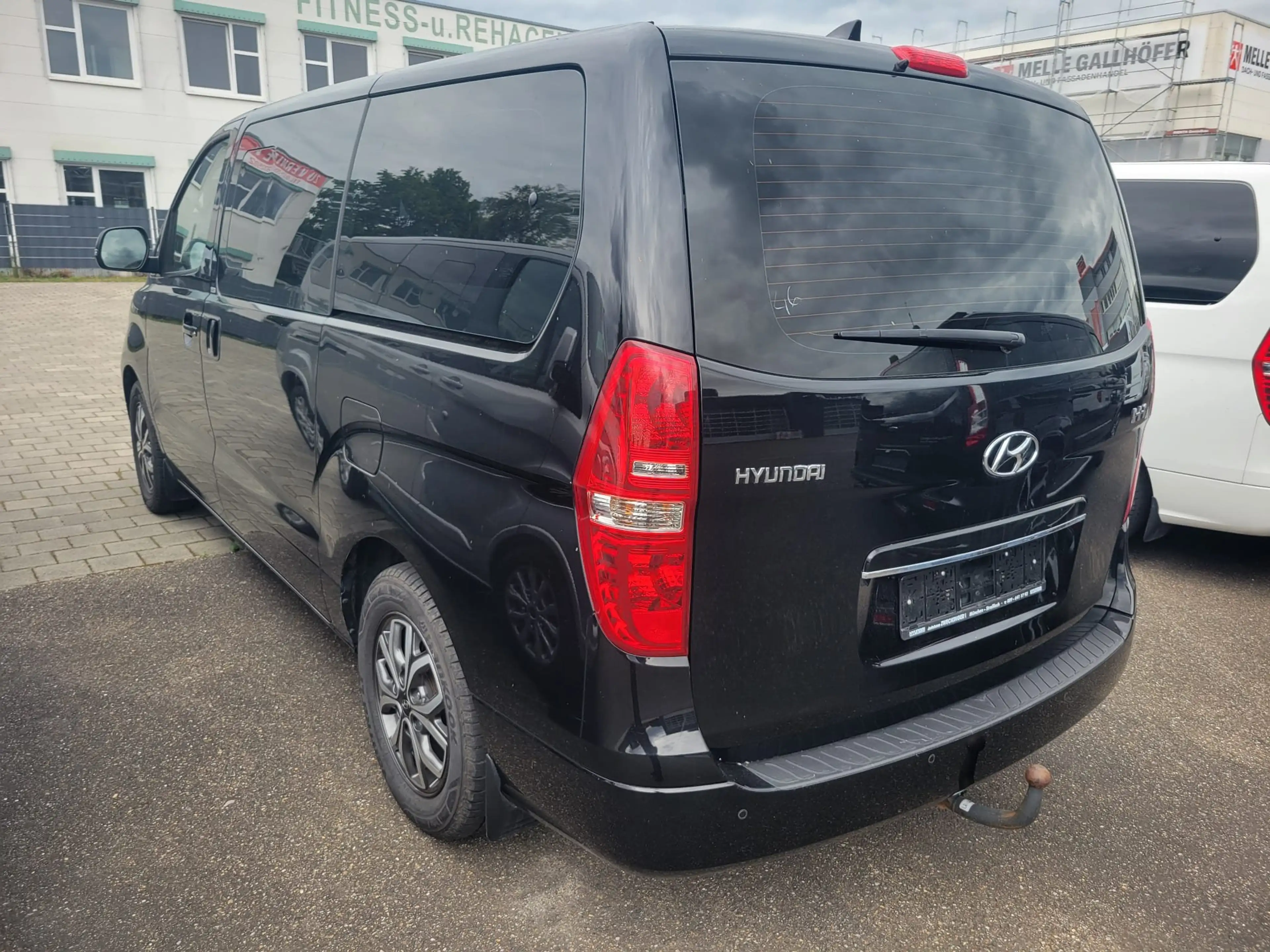 Hyundai H-1 2.5 CRDi Travel KAMERA/TEMP/AHK/NAV/FACELIFT — photo 2