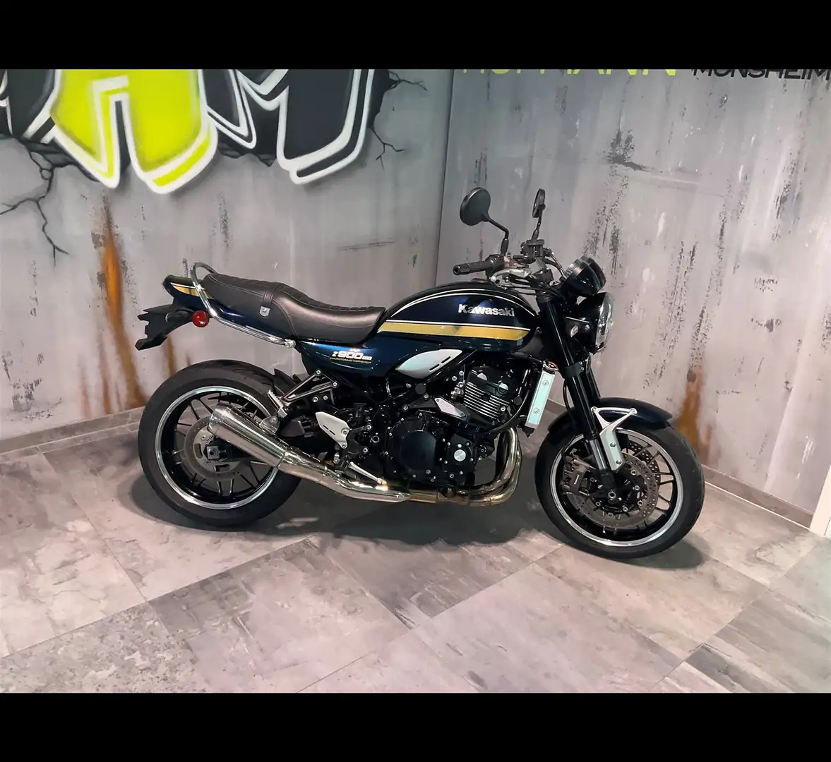 Kawasaki Z900RS Azul - 1