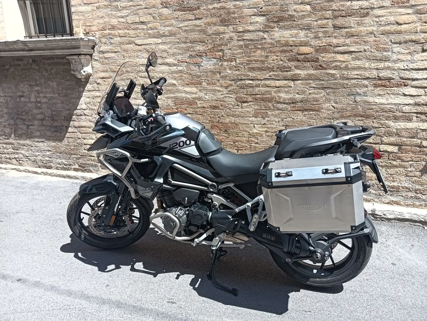 Triumph Tiger 1200 Noir - 1