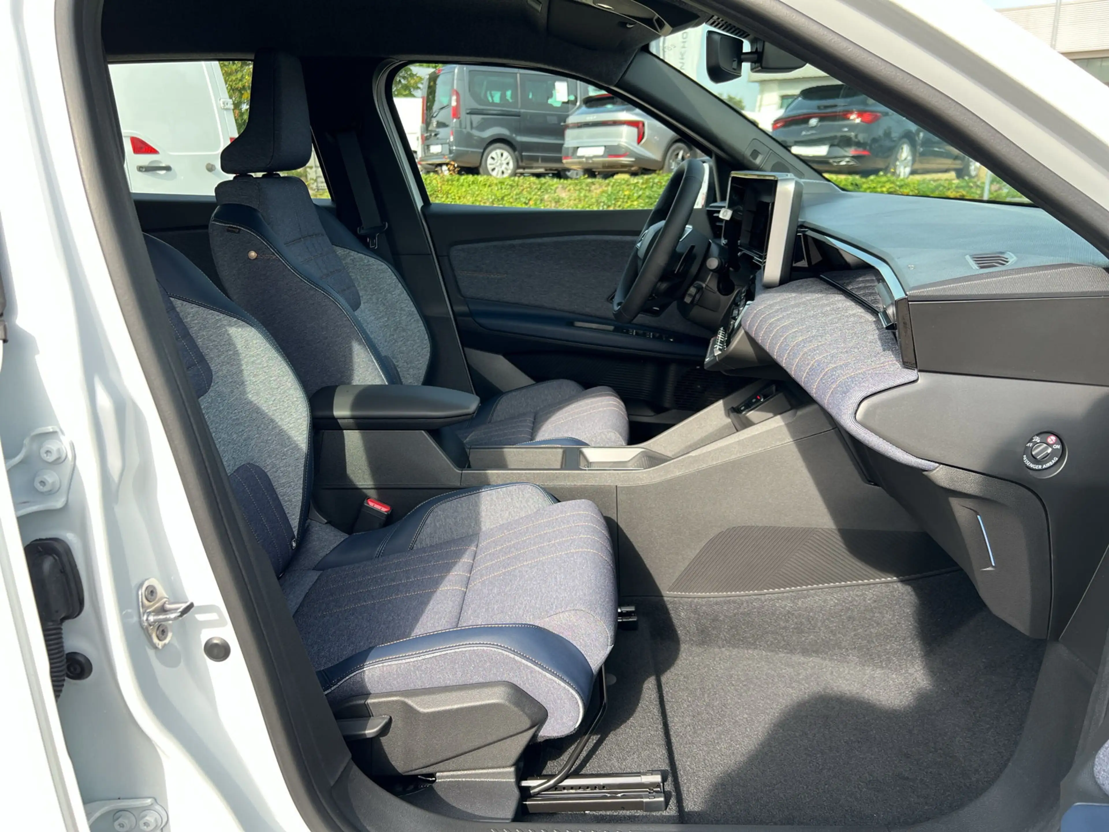 Renault R 4 E-Tech 150 Comfort Range Techno SHZ+RFK+StHz — photo 9