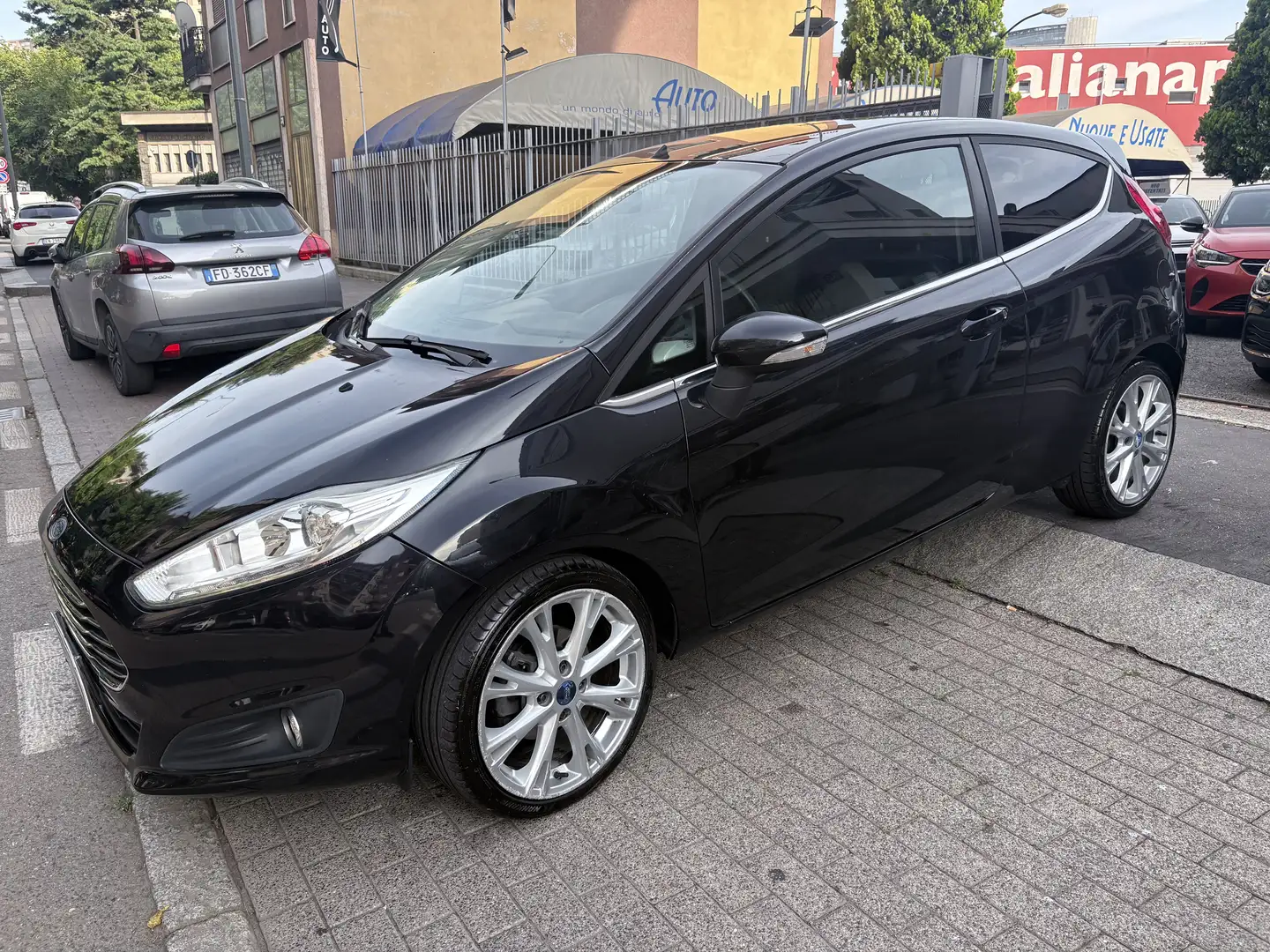 Ford Fiesta 3p 1.5 tdci Titanium 75cv ADATTA A NEO-PATENTATI Nero - 1