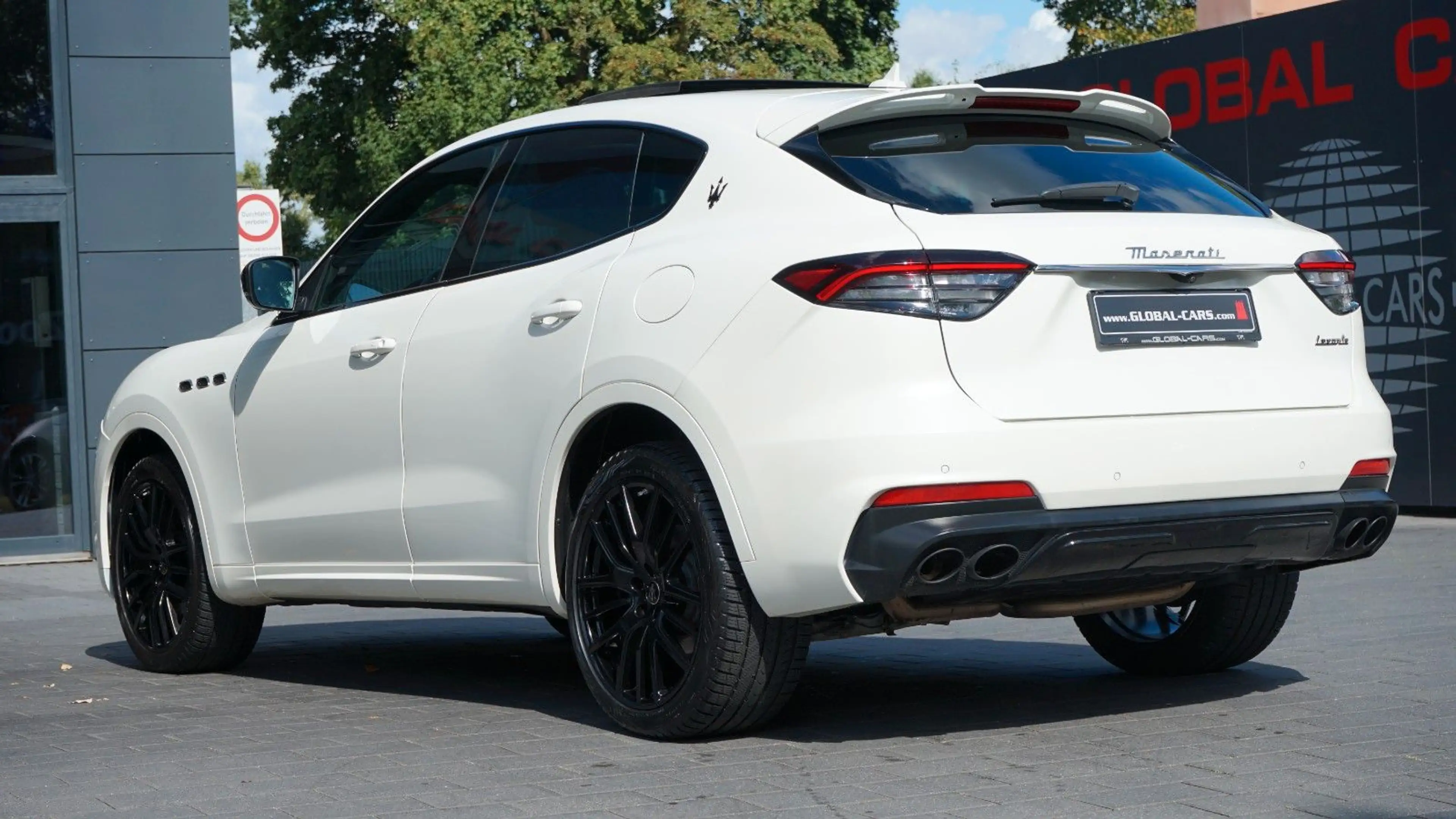 Maserati Levante LEVANTE 3.0 V6*MODENA S*NERISSIMO PAKET*ACC*PANO — photo 2