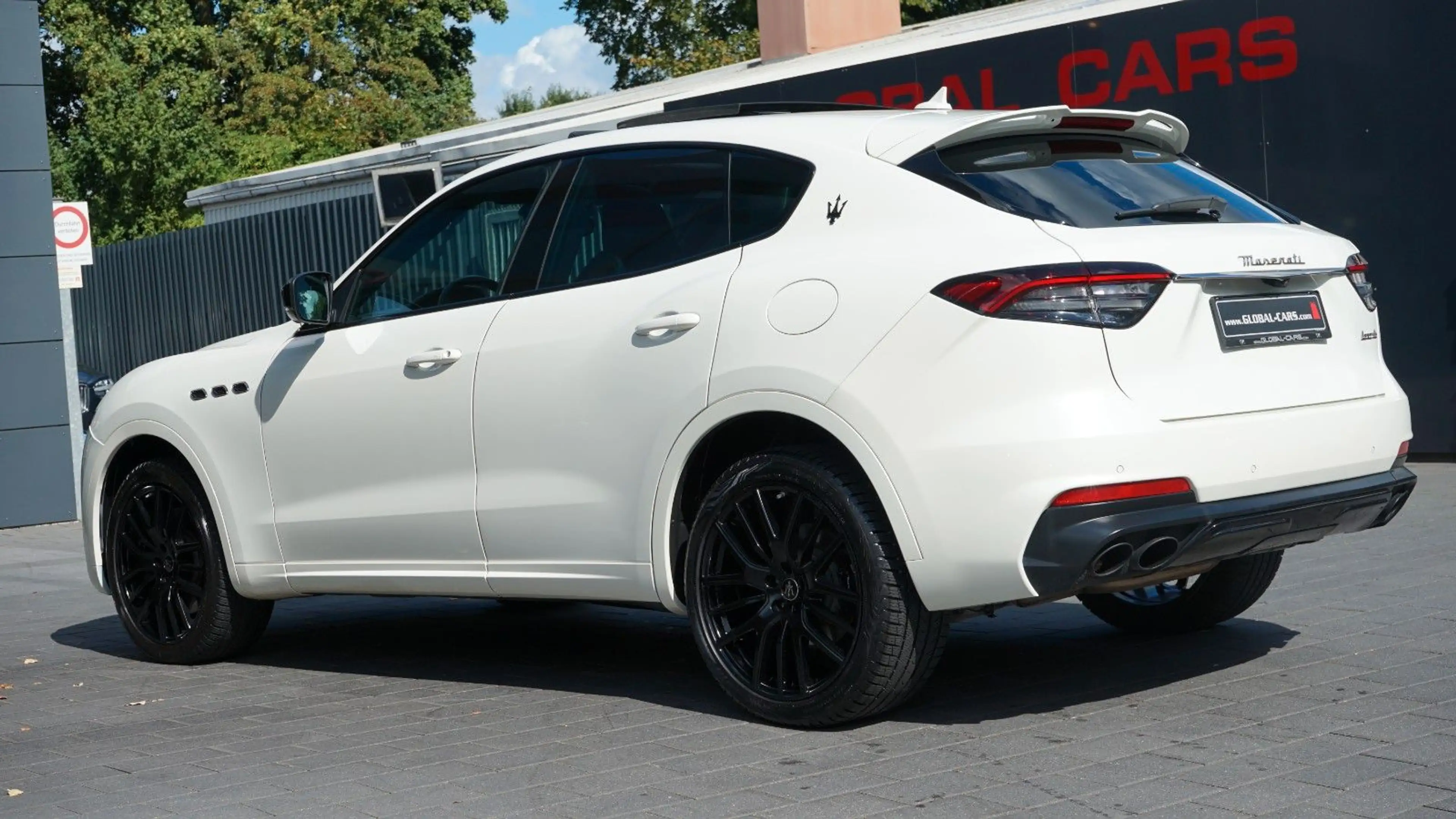 Maserati Levante LEVANTE 3.0 V6*MODENA S*NERISSIMO PAKET*ACC*PANO — photo 12