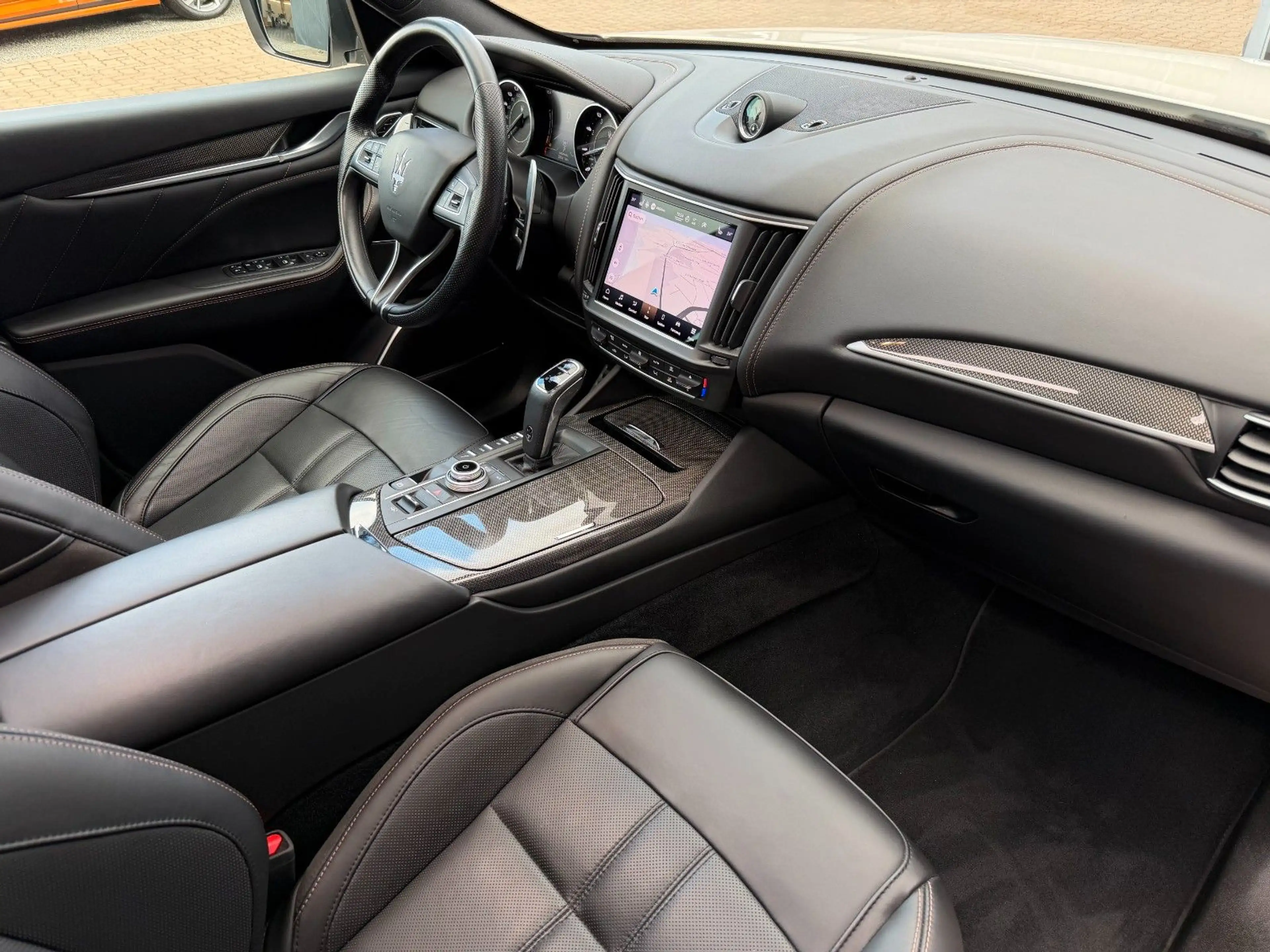 Maserati Levante LEVANTE 3.0 V6*MODENA S*NERISSIMO PAKET*ACC*PANO — photo 5