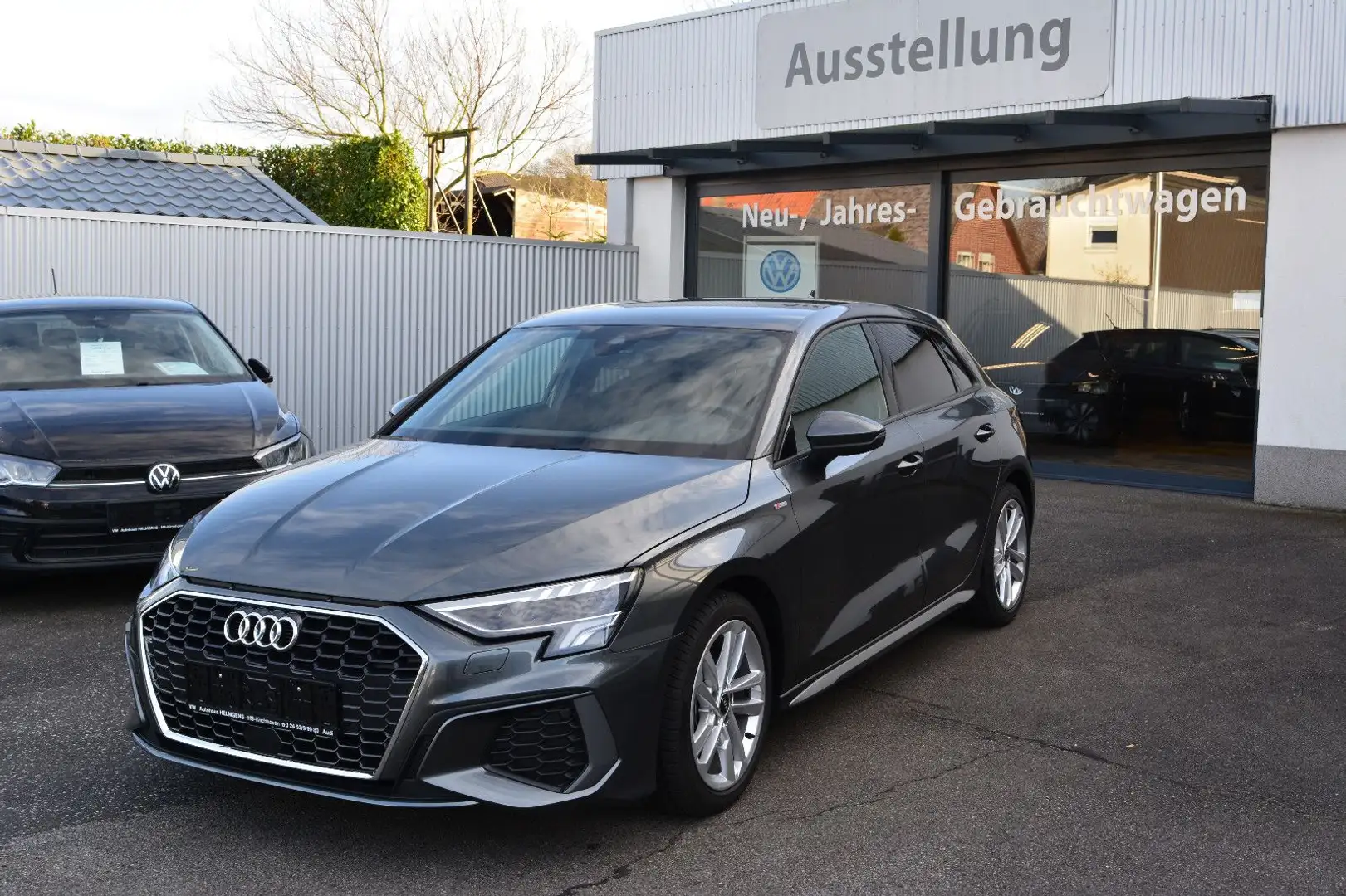 Audi A3 35 TFSI S tronic Sline Sportback LED SHZ GRA Gris - 1