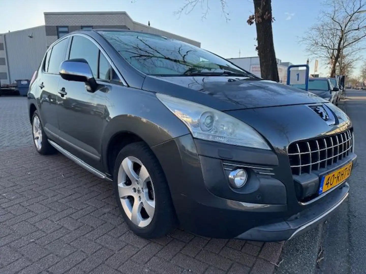 Peugeot 3008 1.6 THP GT Airco/ECC,Navigatie,Pano,HUD EXPORT PRI Grau - 1
