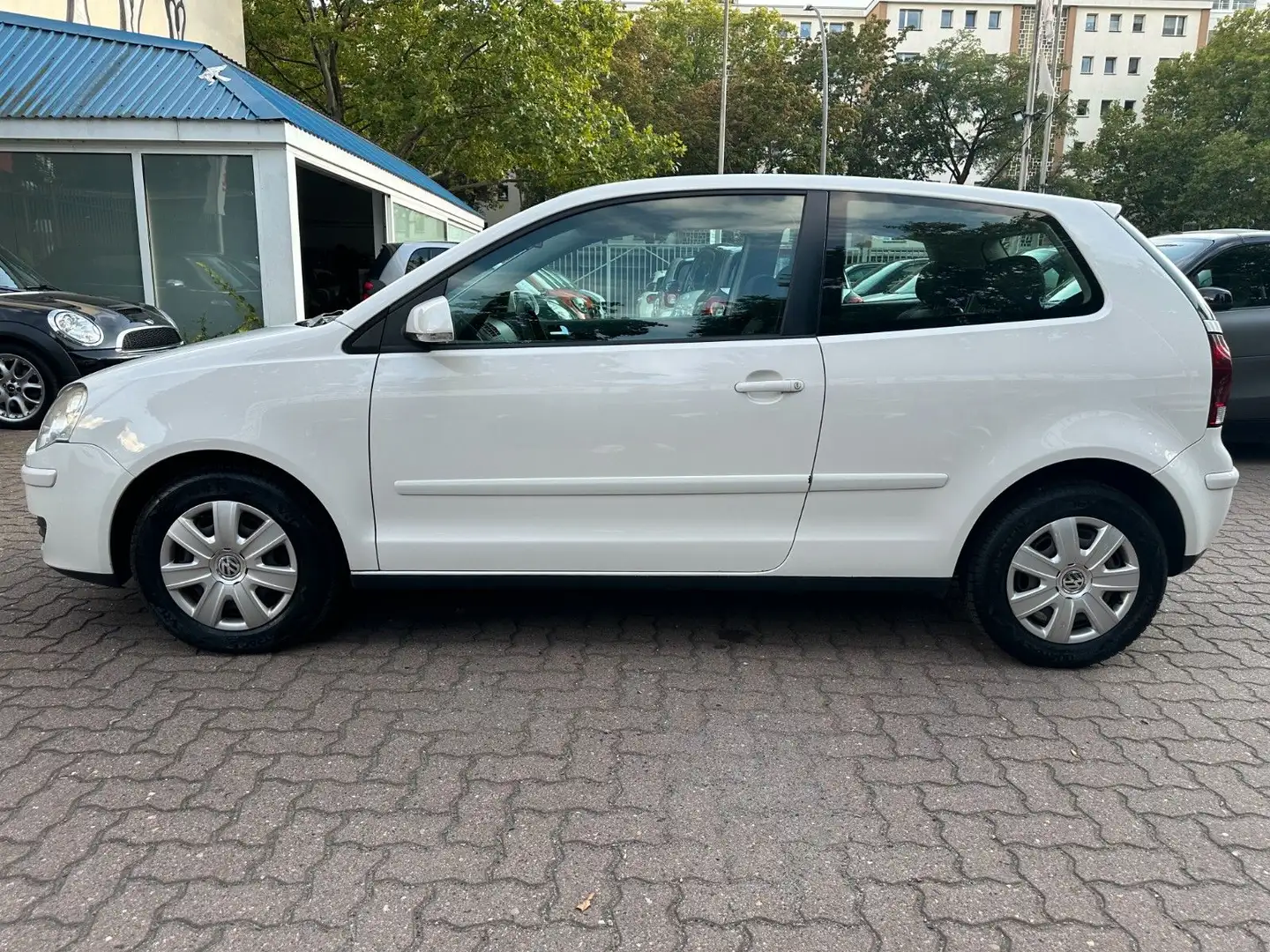 Volkswagen Polo IV Comfortline*AUTOMATIK*KLIMA*SERVO*SHZ* Weiß - 2