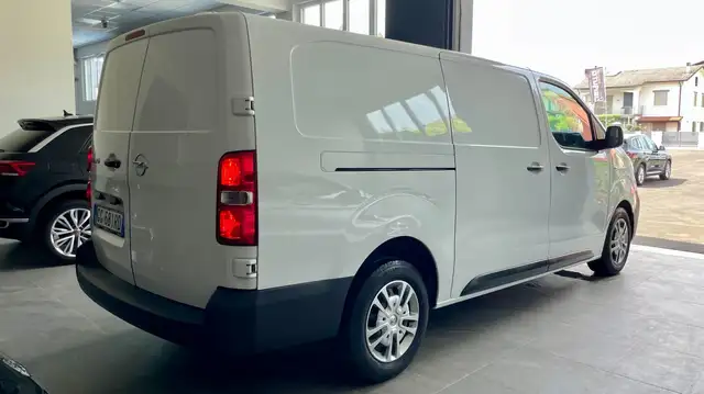 Opel Vivaro view 6