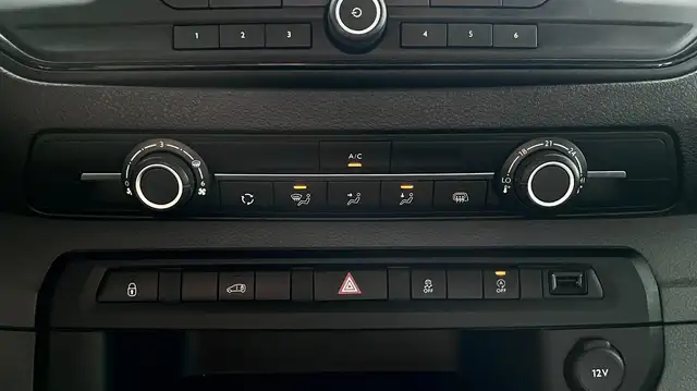 Opel Vivaro view 14