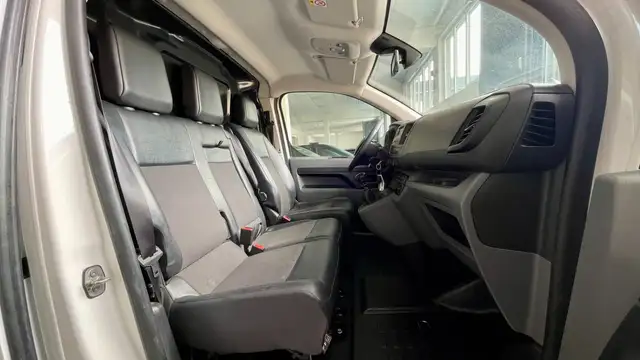 Opel Vivaro view 9