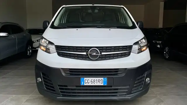 Opel Vivaro view 2