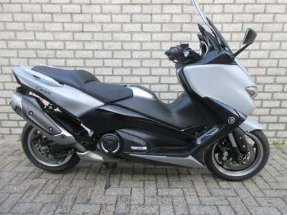 Yamaha TMAX DX XP530