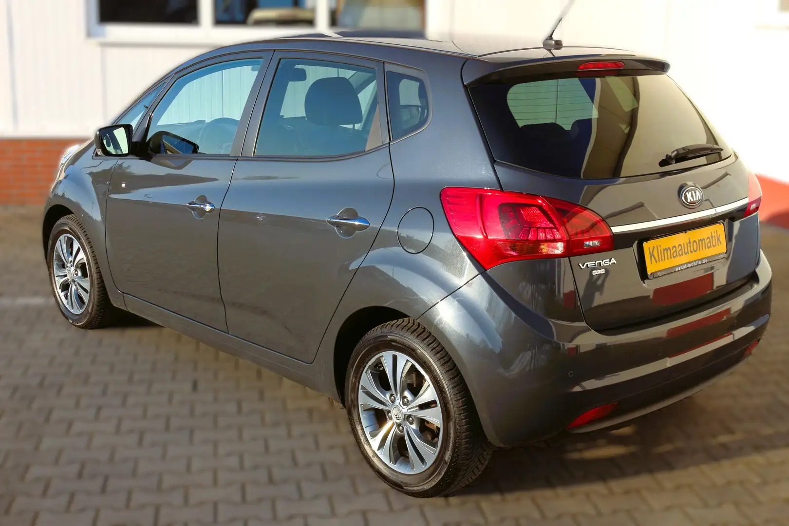 Kia Venga Dream Team Edition Grau - 2