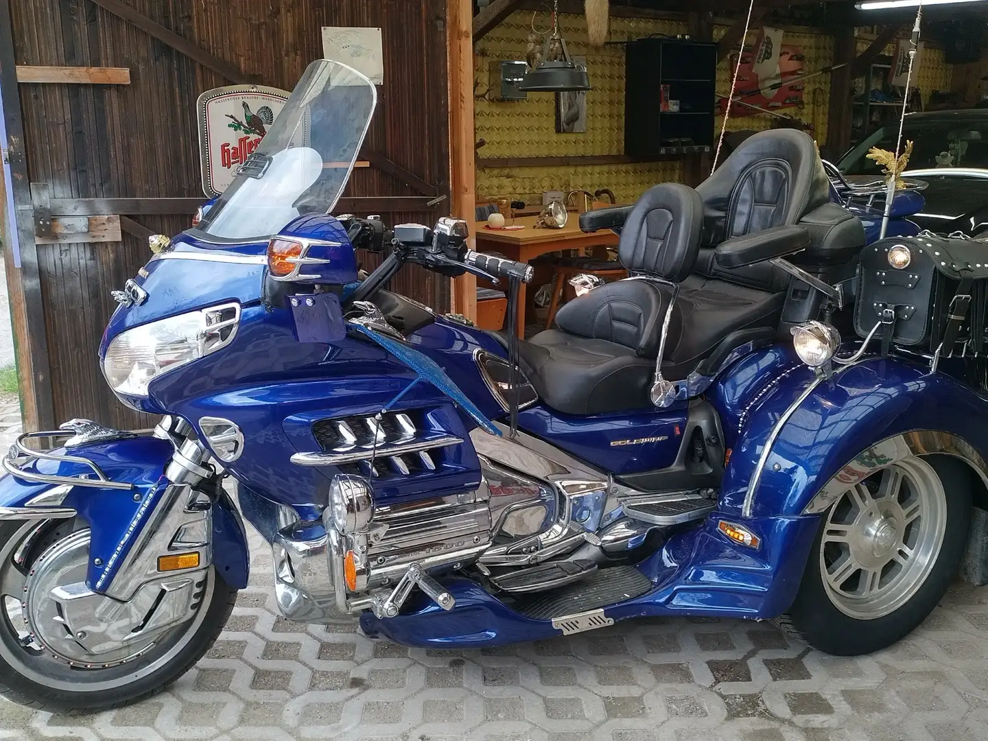 Honda GL 1800 Gold Wing Trike Blau - 1