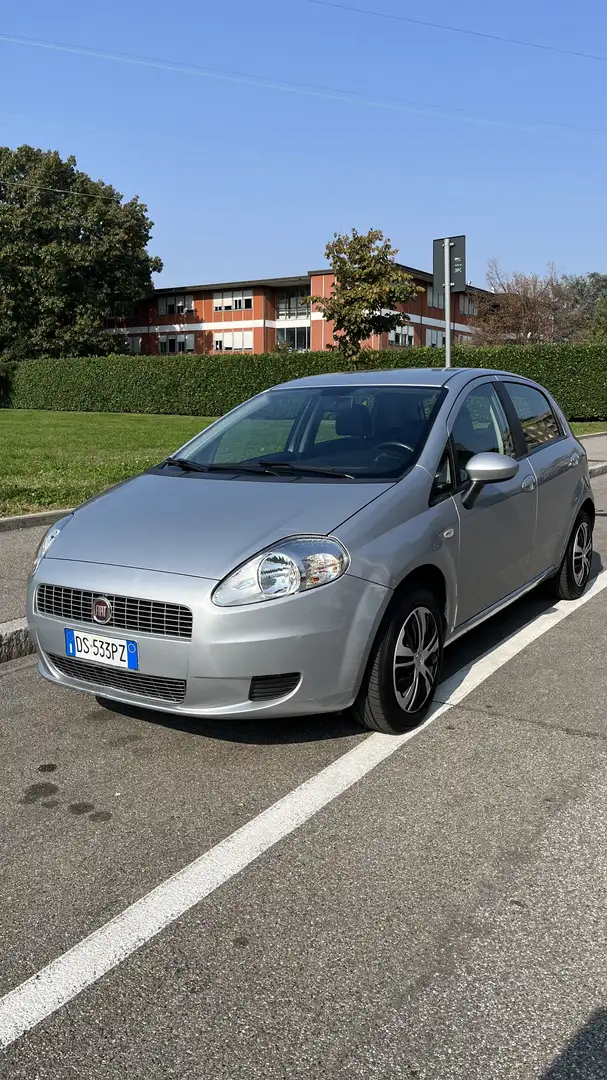 Fiat Grande Punto 5p 1.4 Active c/clima 77cv - 2