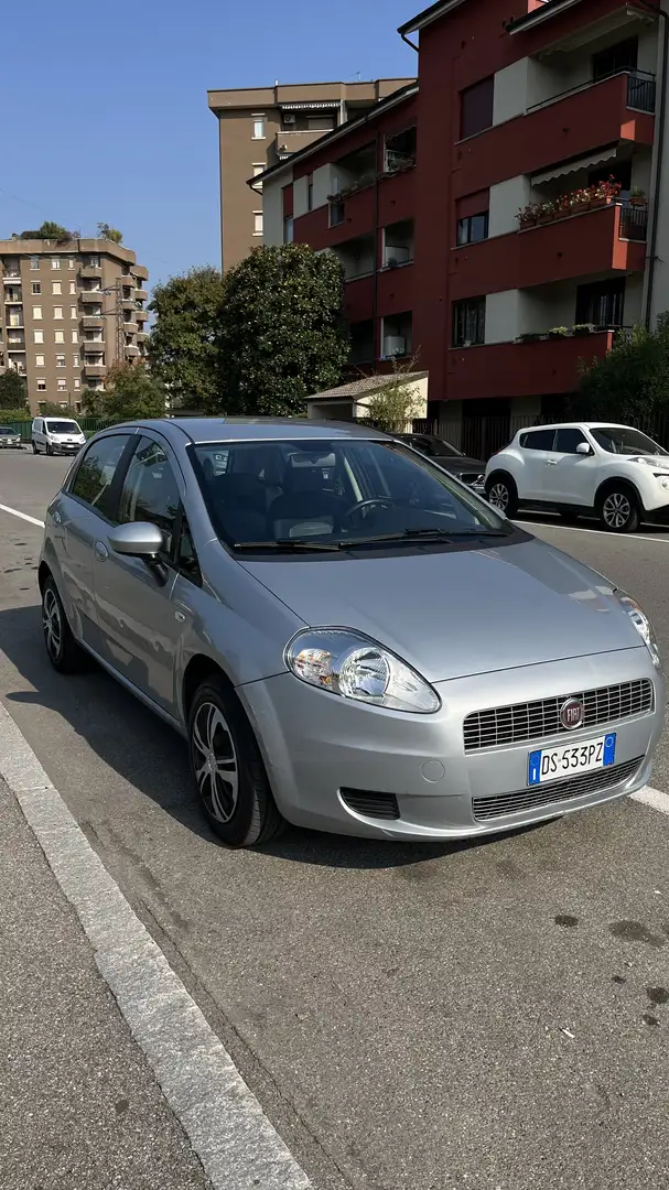 Fiat Grande Punto 5p 1.4 Active c/clima 77cv - 1
