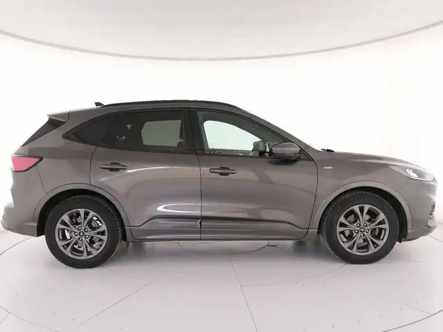 Ford Kuga view 3