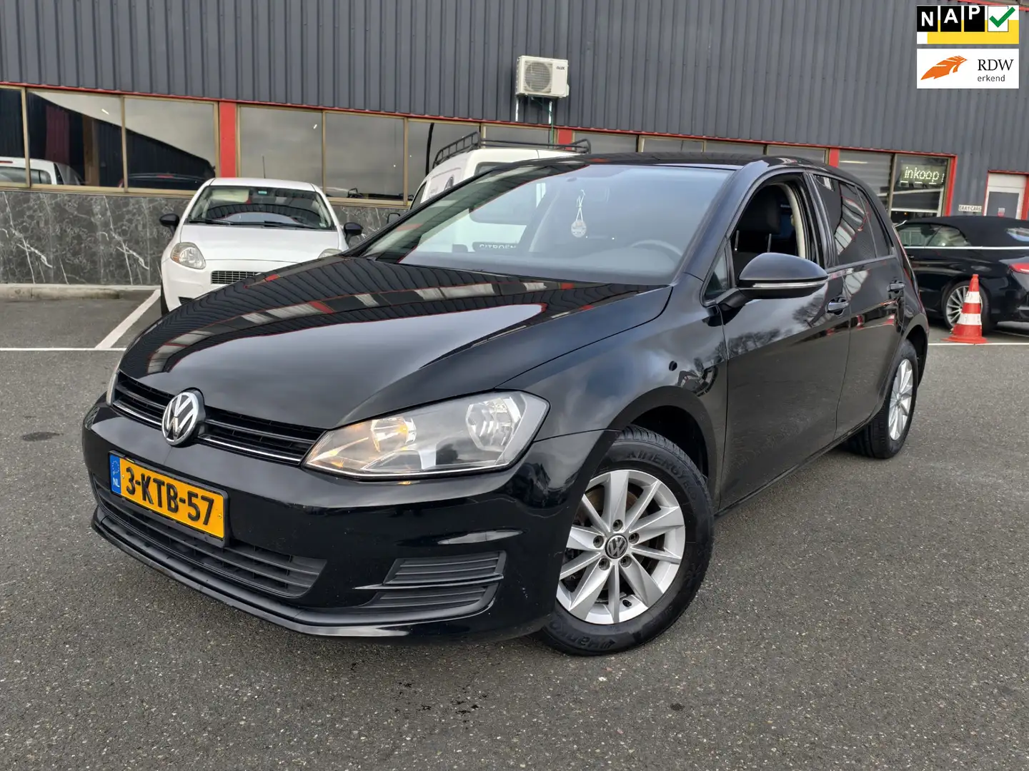 Volkswagen Golf 1.2 TSI Trendline Noir - 1