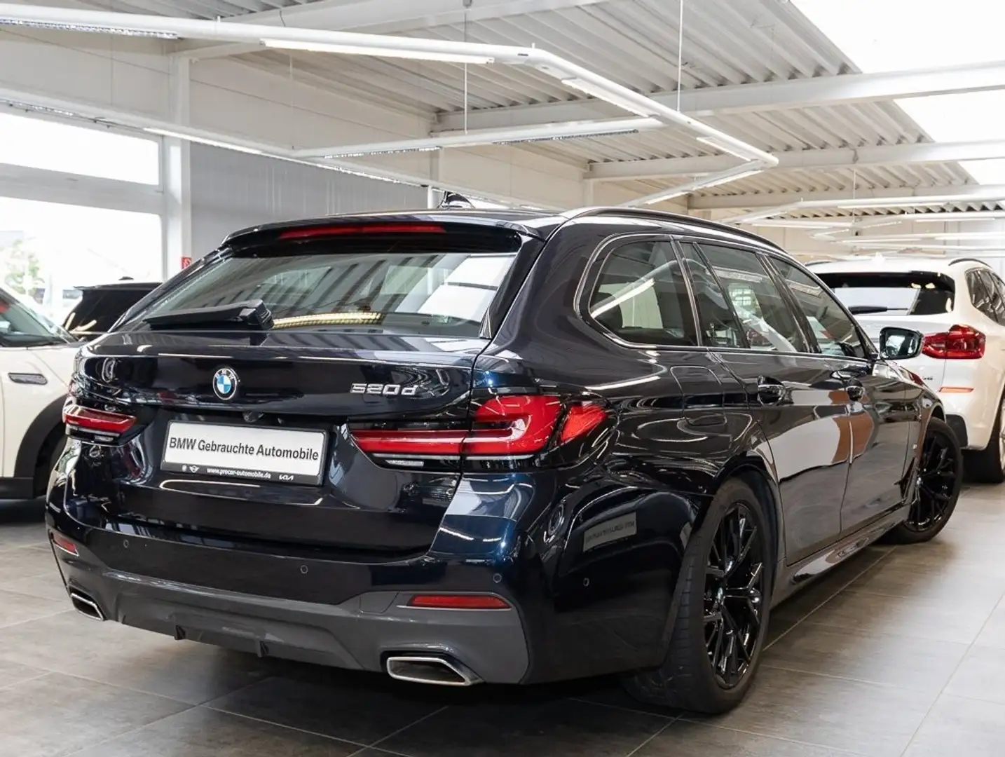 BMW 520 d Touring M Sport Head-Up DAB RFK Shz Schwarz - 2