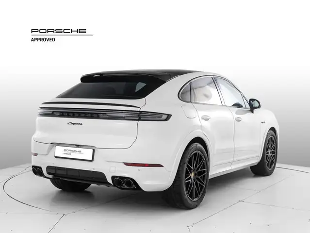Porsche Cayenne view 3