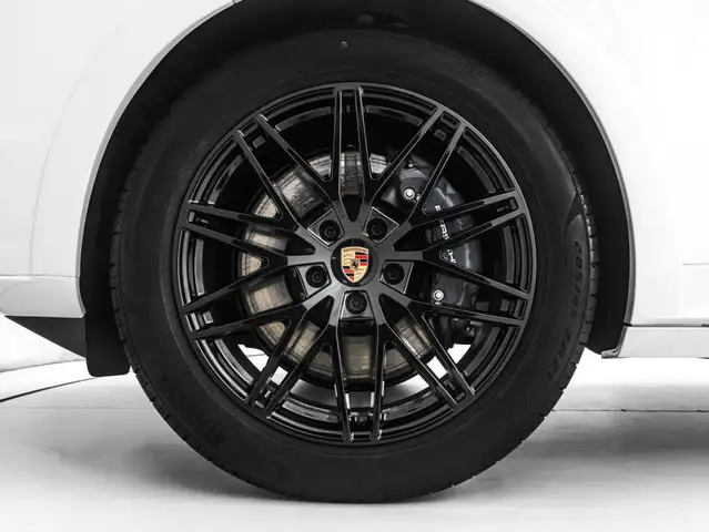 Porsche Cayenne view 5