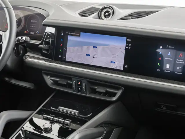 Porsche Cayenne view 11