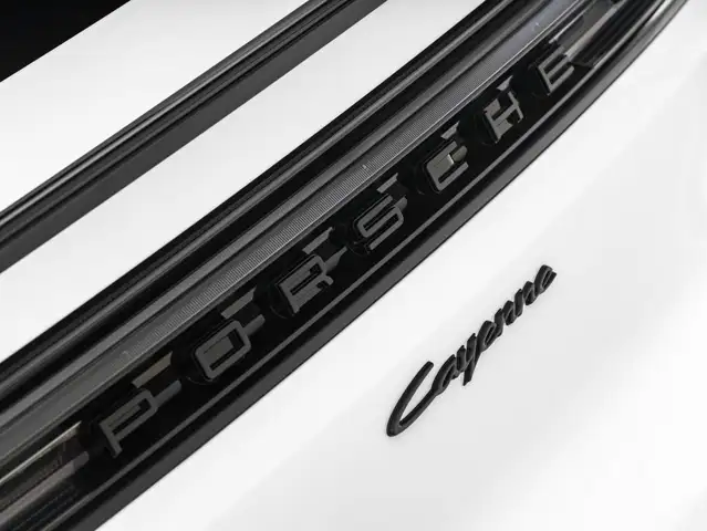 Porsche Cayenne view 15