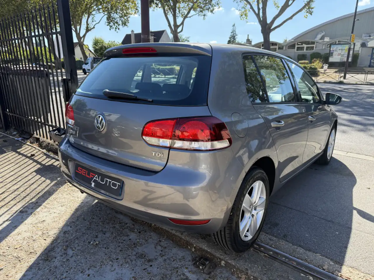 Volkswagen Golf Standard Model — photo 15