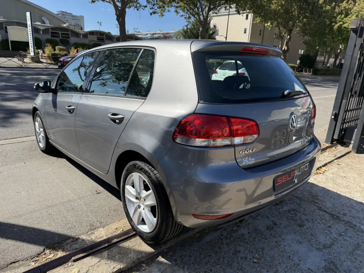 Volkswagen Golf Standard Model — photo 13