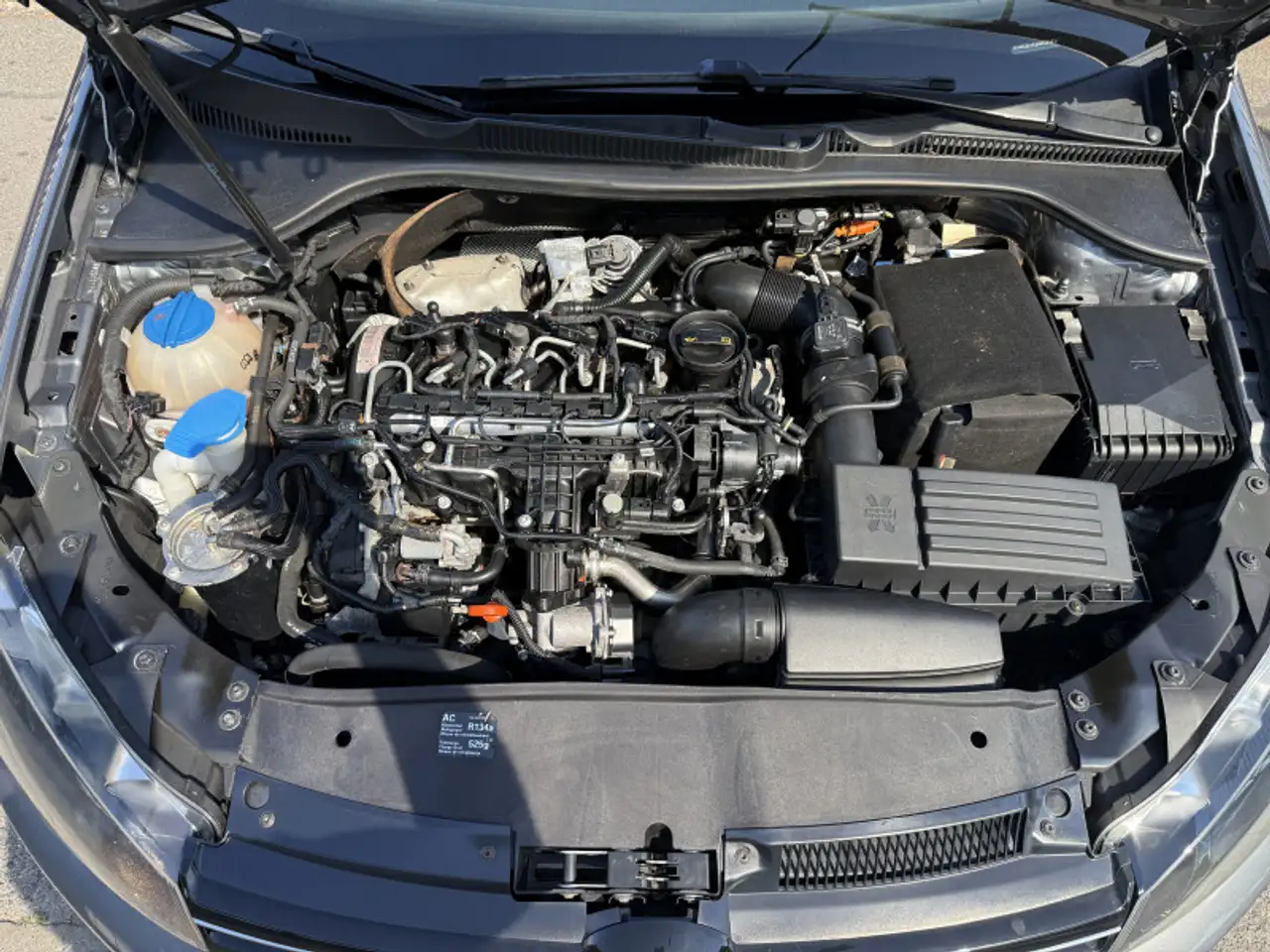 Volkswagen Golf Standard Model — photo 17