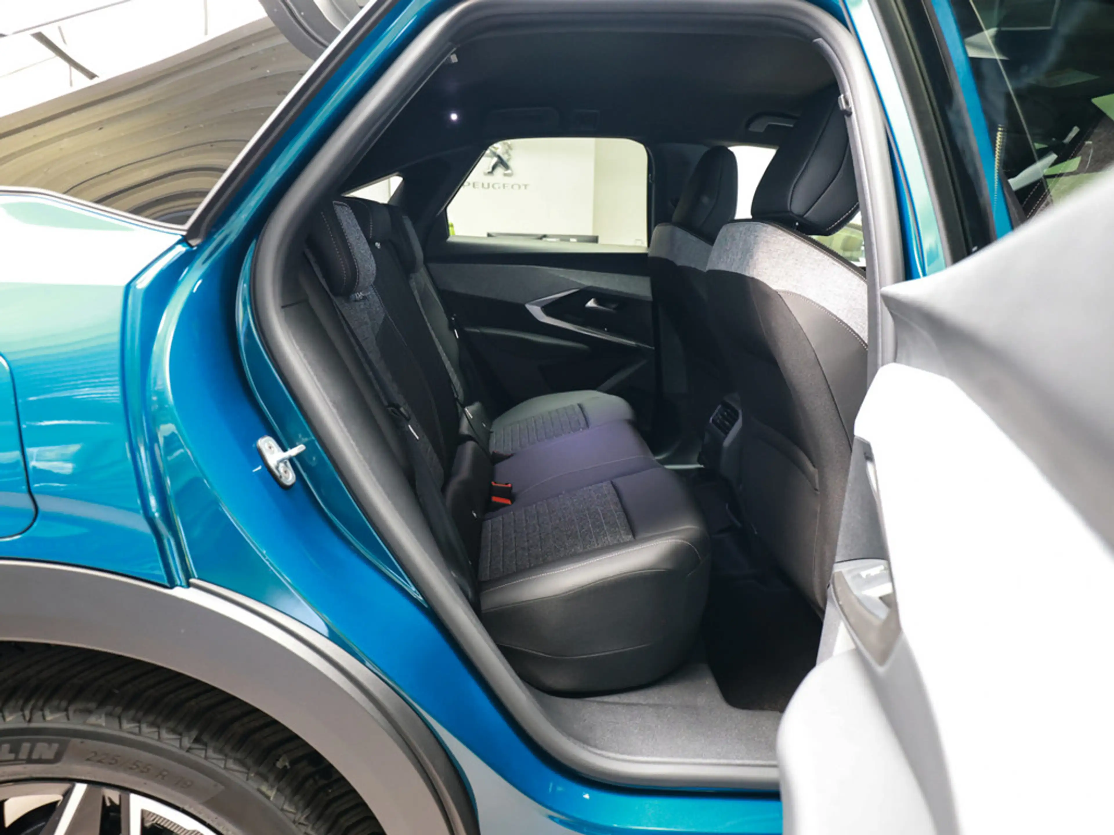 Peugeot 3008 Allure Business HYBRID 145 e-DSC6 ACC — photo 6