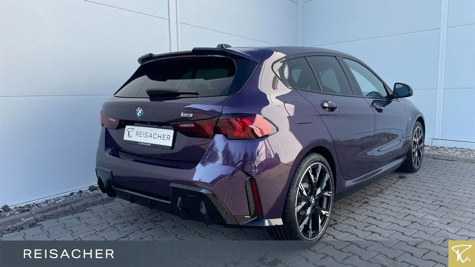 BMW 123 A xDrive M-Sport,M-Sport PRO,AHK,DAProf Fialová - 2