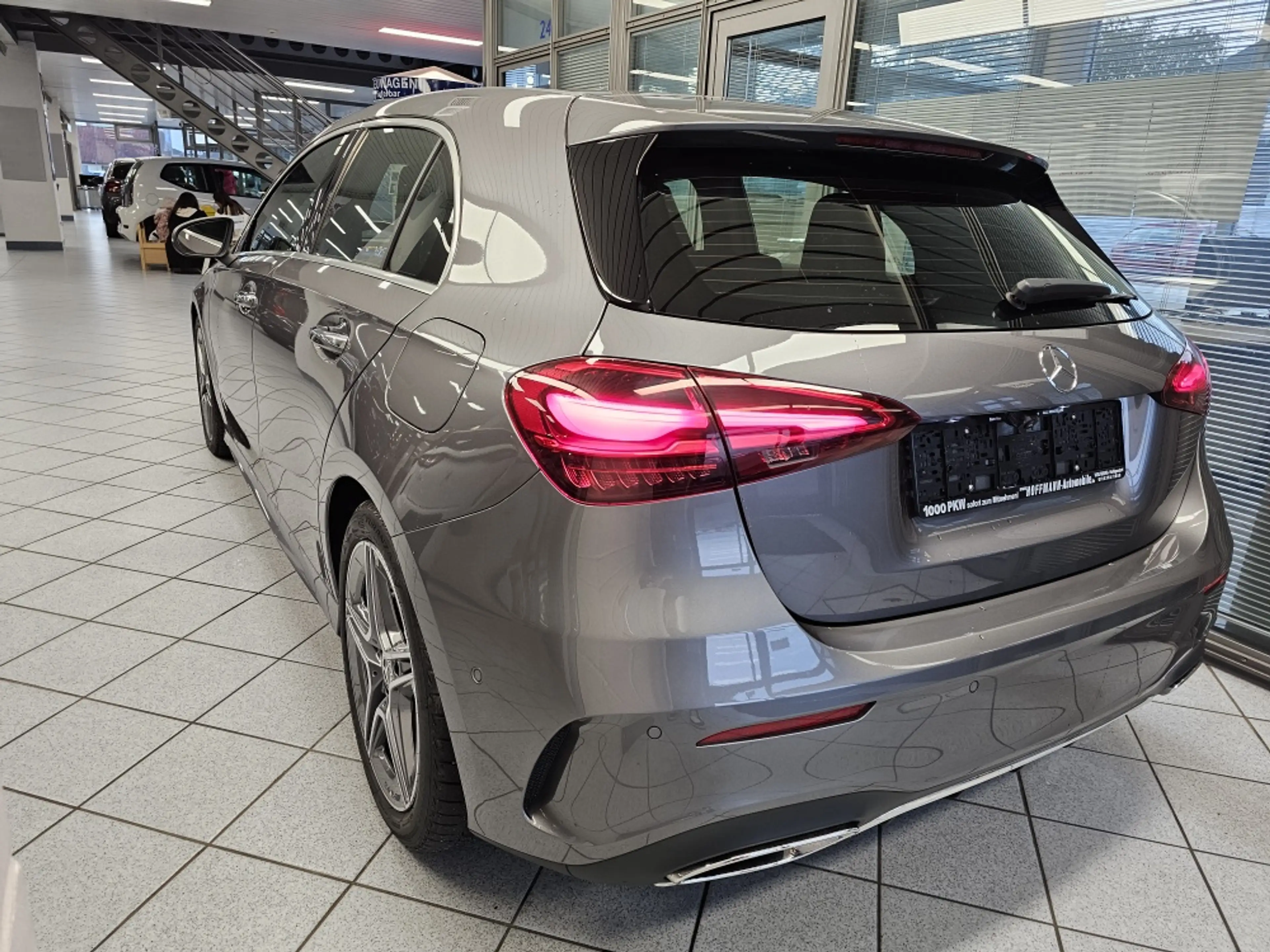 Mercedes-Benz A 180 AMG Line Navi,Klimaaut,Kamera,High-LED,SHZ — photo 4