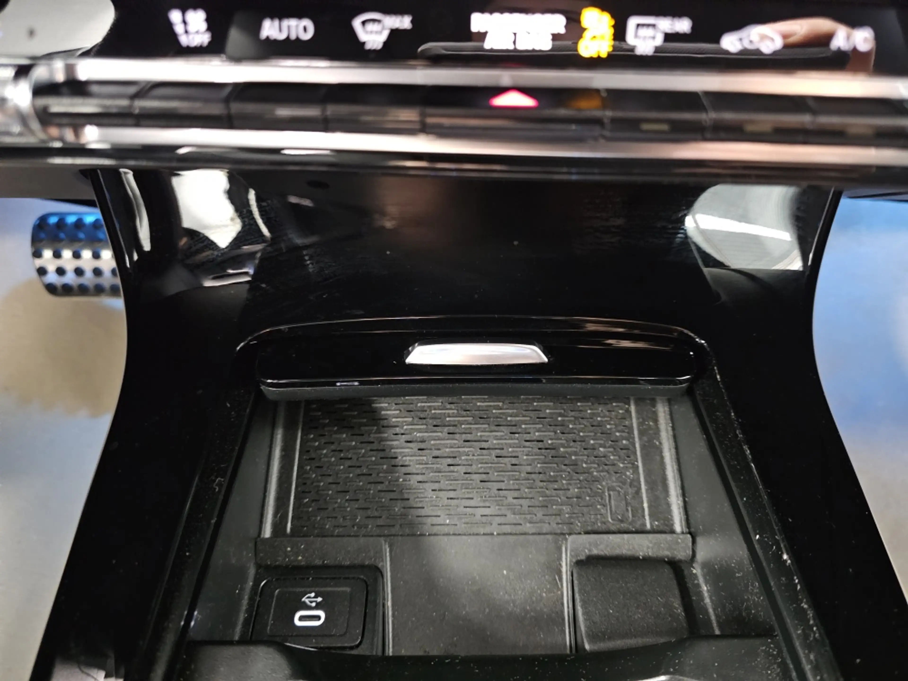 Mercedes-Benz A 180 AMG Line Navi,Klimaaut,Kamera,High-LED,SHZ — photo 10