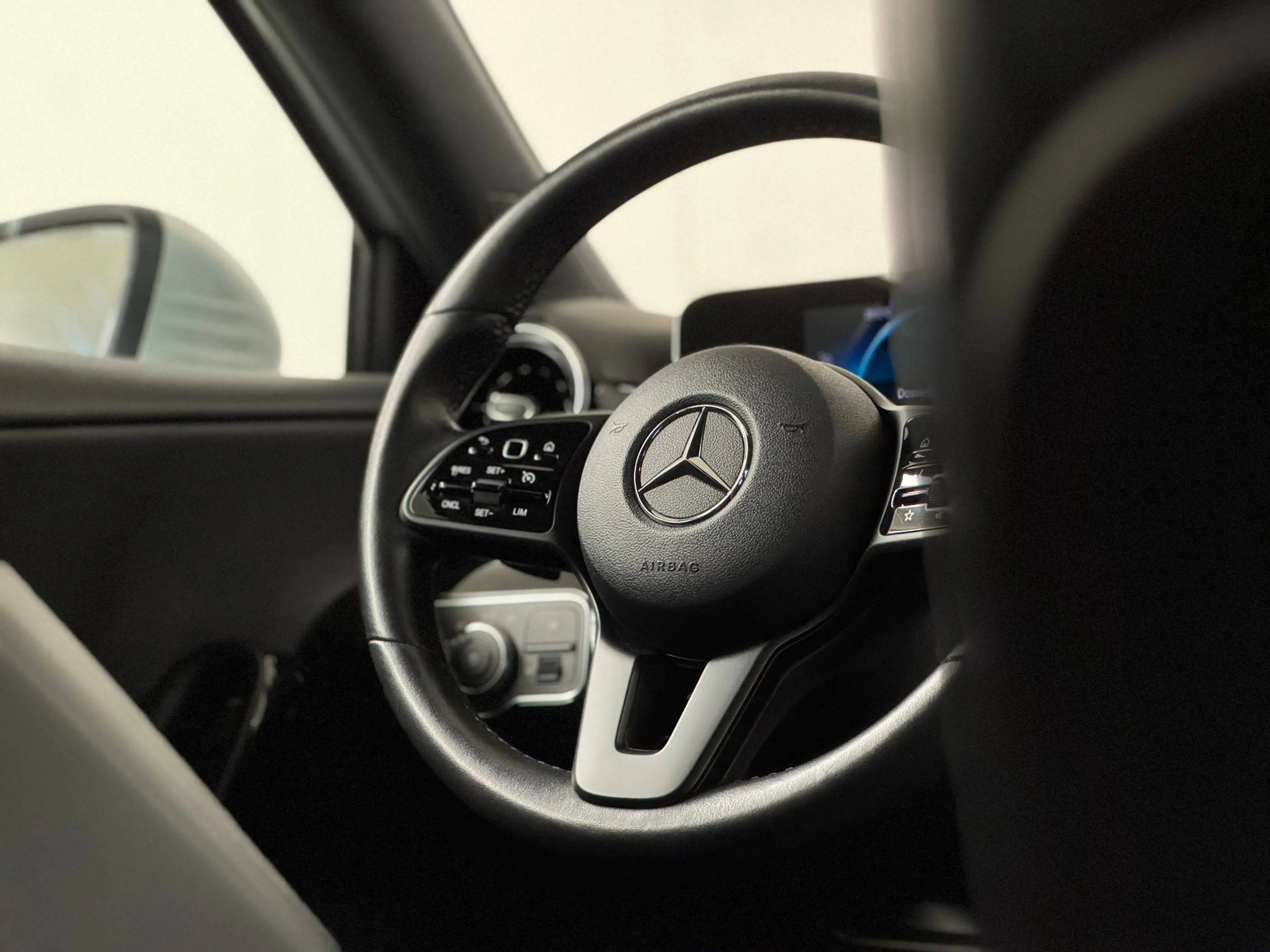 Mercedes-Benz A 180 D 116CV !! 45000 KM !! AUTO GPS CAMERA CARPLAY JA — photo 11