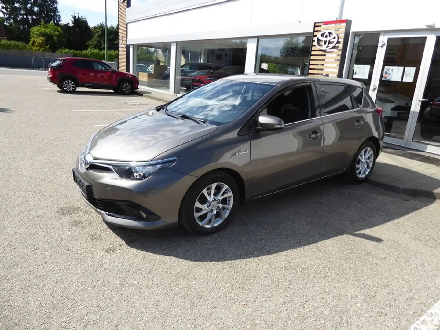 Toyota Auris 1,8 VVT-i Hybrid Braun - 2