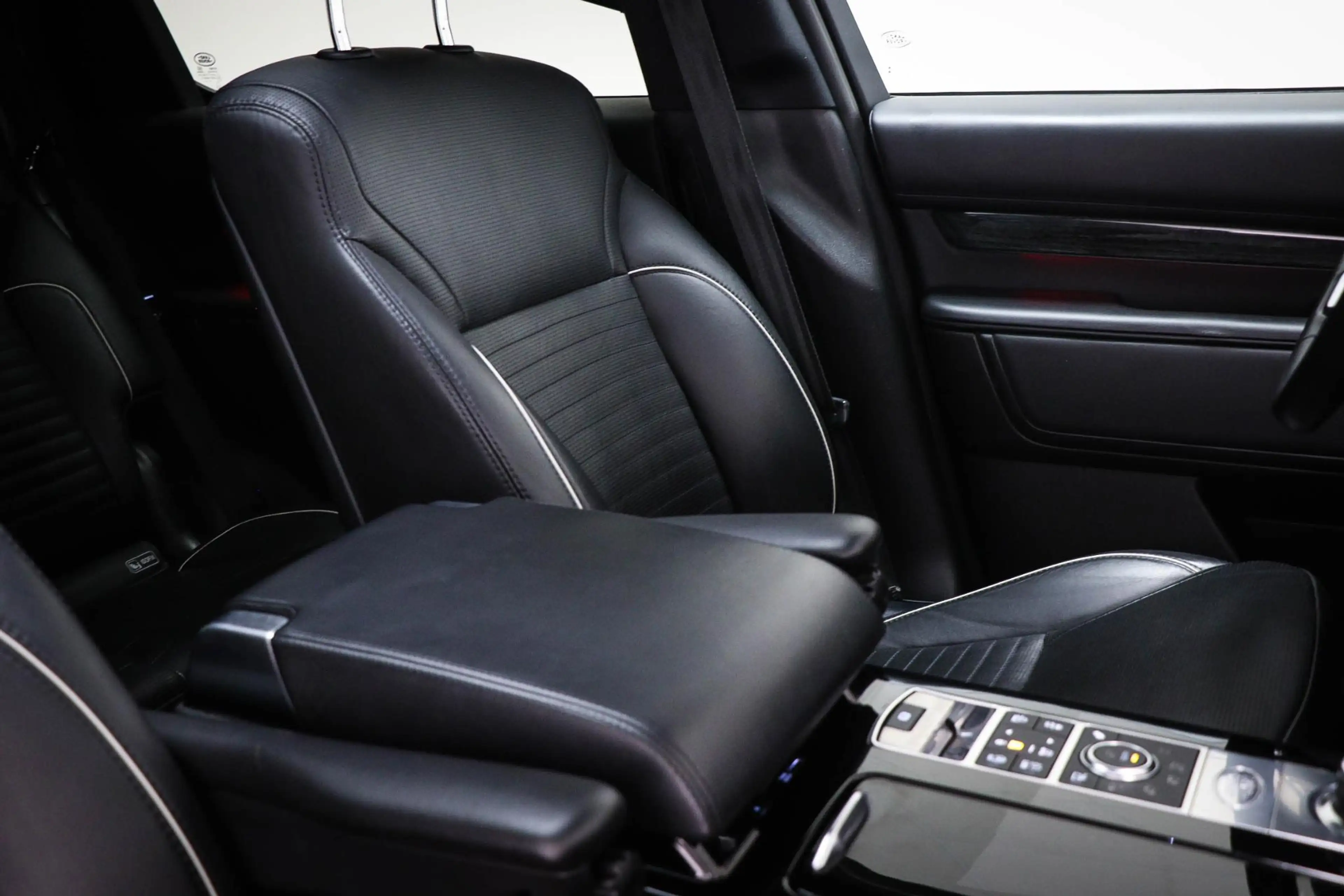 Land Rover Discovery 3.0 Si6 HSE Luxury 7p. | LUXURY PACK | STUURVERWAR — photo 15