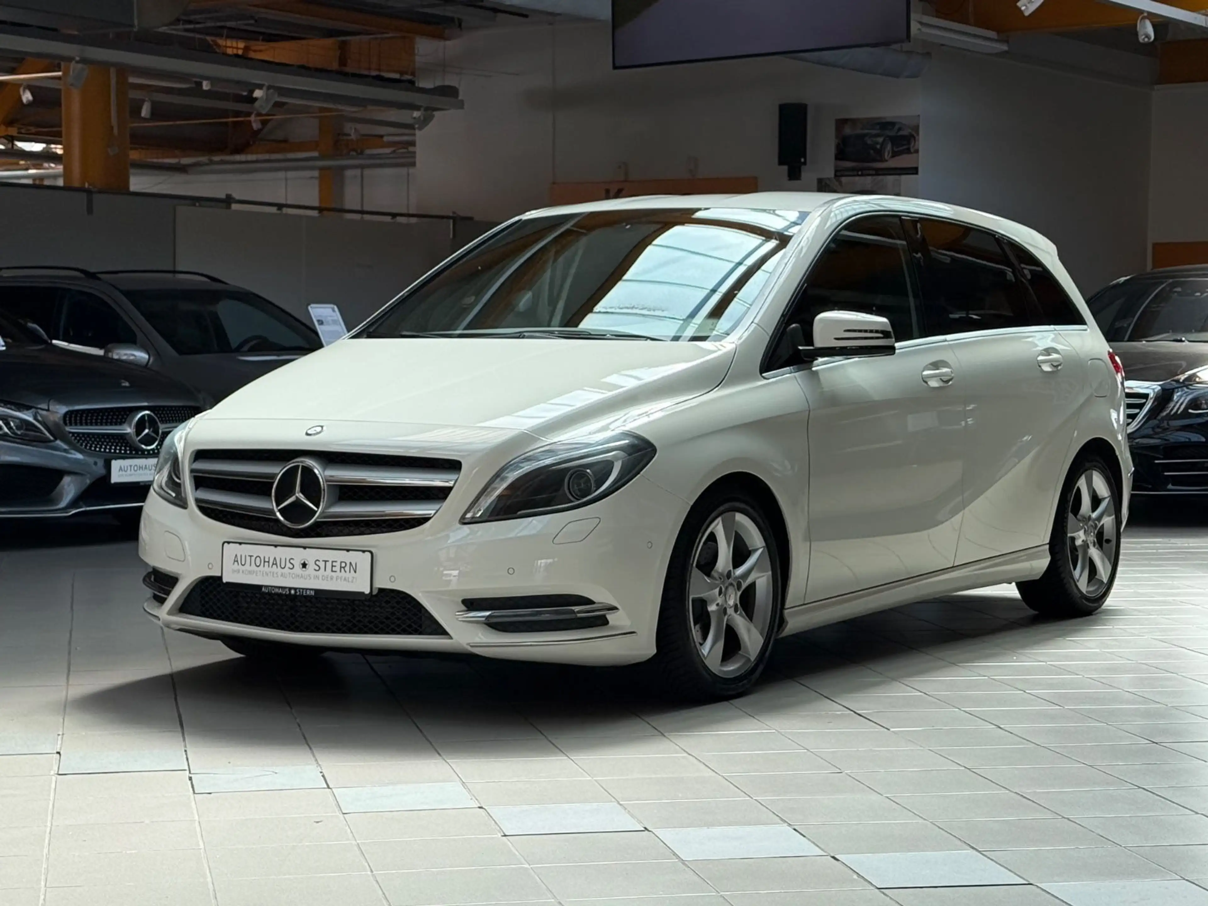 Mercedes-Benz B 180 B180|SHZ|PDC|Klimaanlage|Xenon|2.Hand|Bluetooth — photo 2
