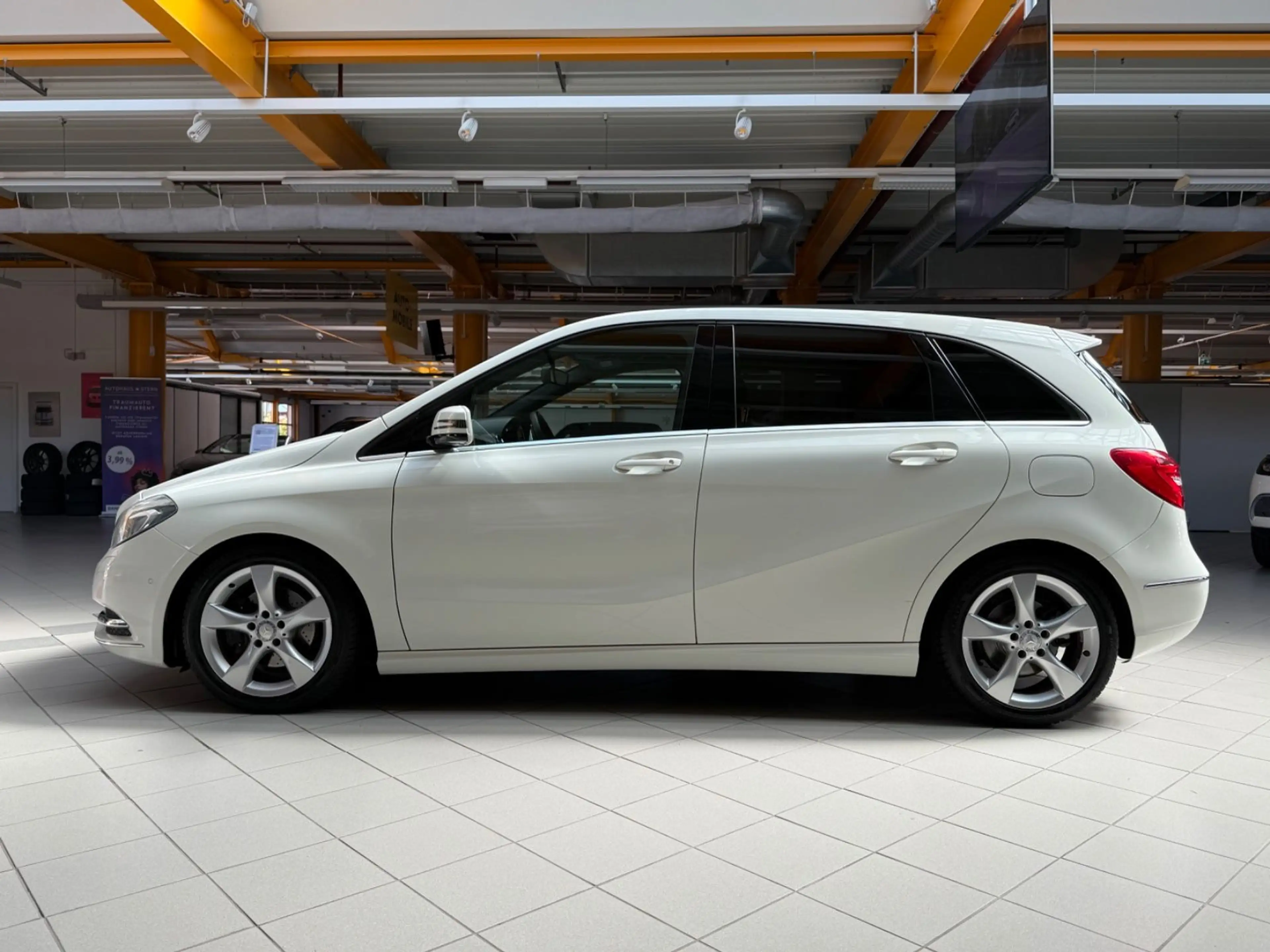 Mercedes-Benz B 180 B180|SHZ|PDC|Klimaanlage|Xenon|2.Hand|Bluetooth — photo 3