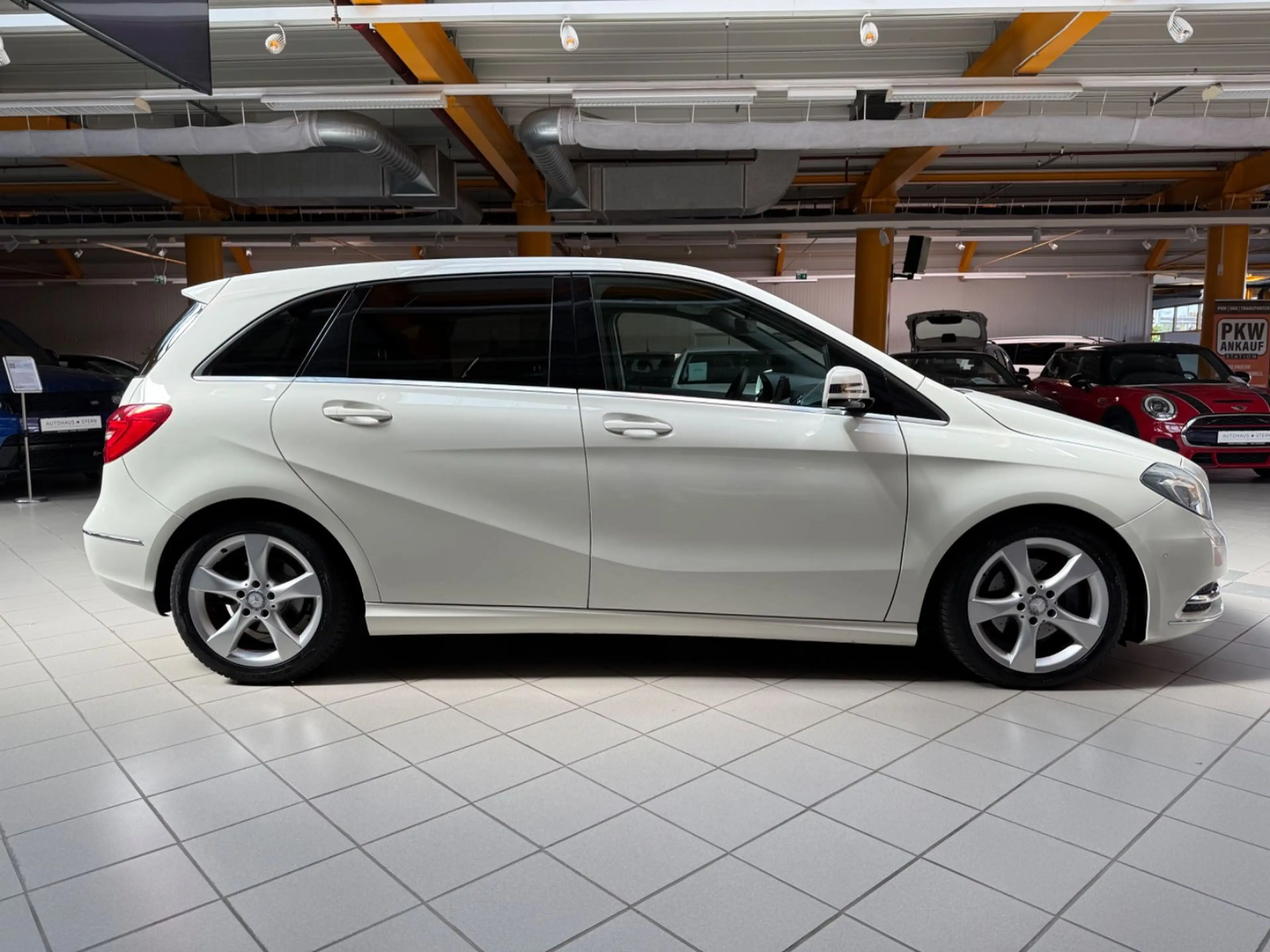 Mercedes-Benz B 180 B180|SHZ|PDC|Klimaanlage|Xenon|2.Hand|Bluetooth — photo 7