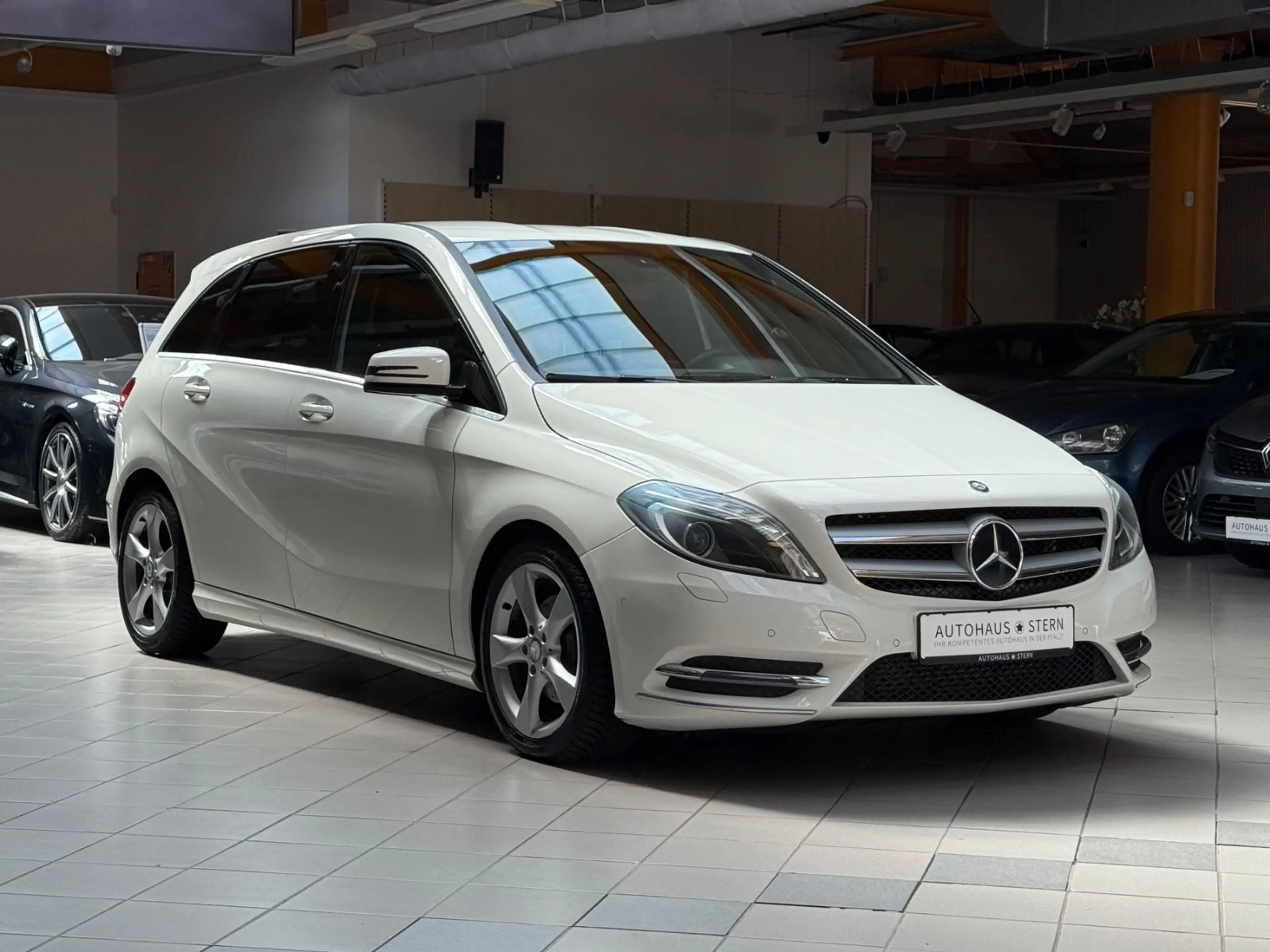 Mercedes-Benz B 180 B180|SHZ|PDC|Klimaanlage|Xenon|2.Hand|Bluetooth — photo 8