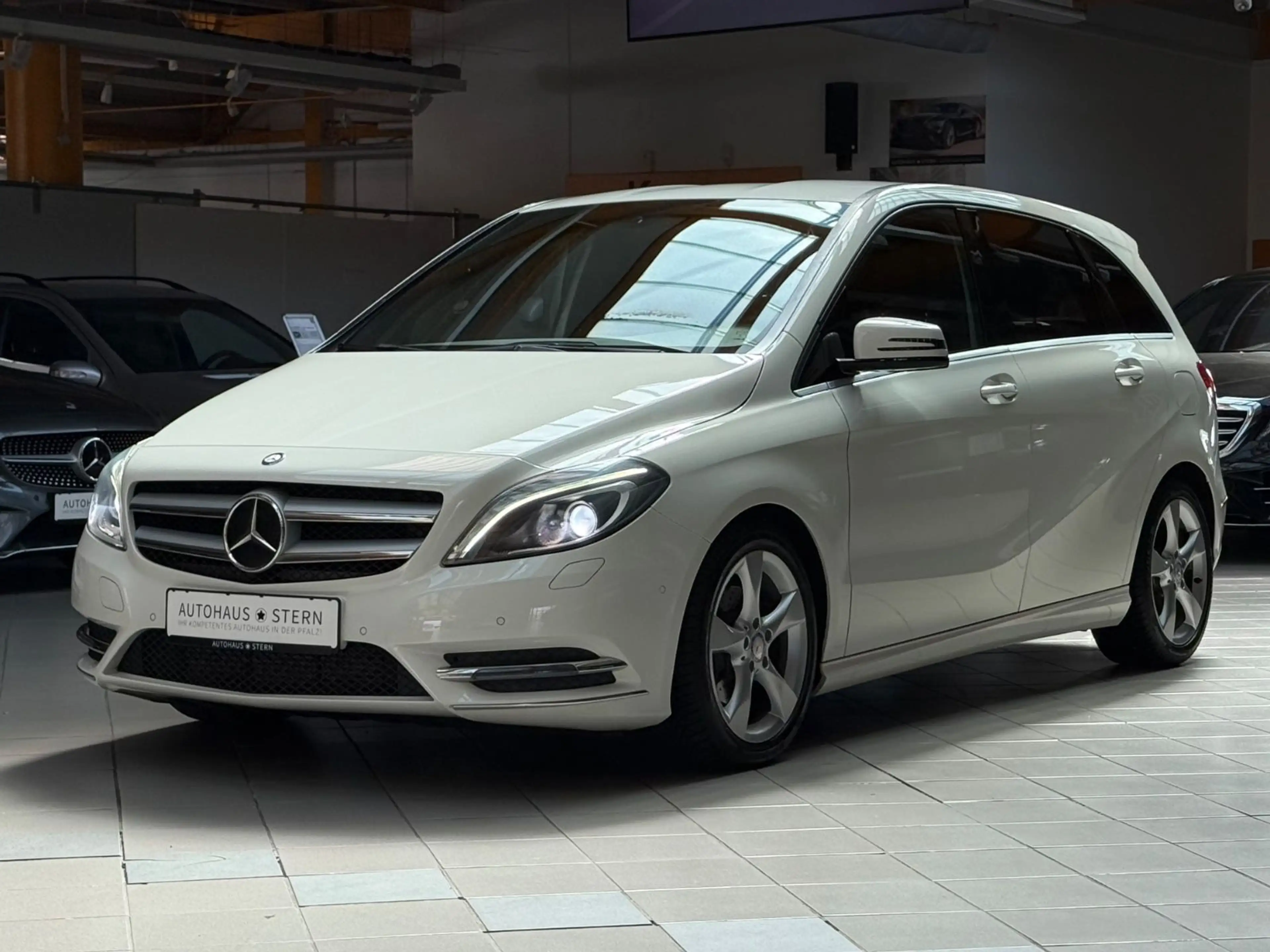 Mercedes-Benz B 180 B180|SHZ|PDC|Klimaanlage|Xenon|2.Hand|Bluetooth