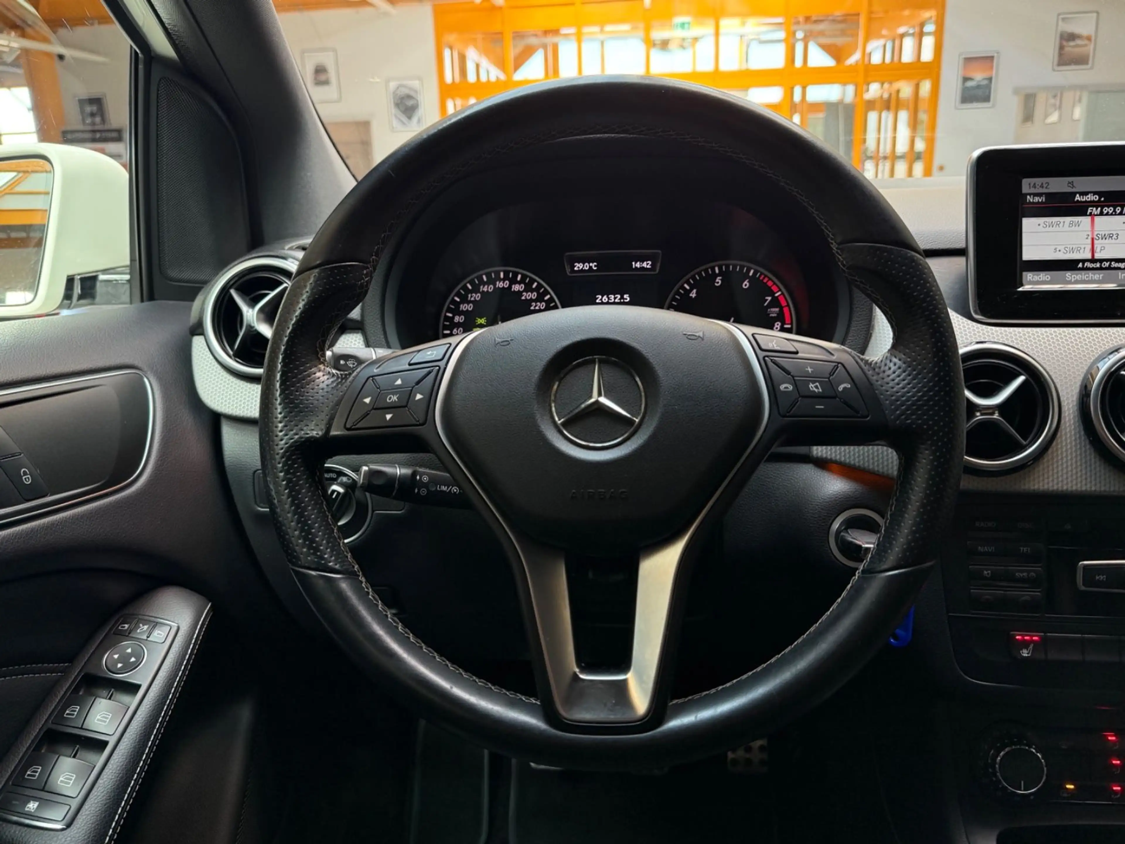 Mercedes-Benz B 180 B180|SHZ|PDC|Klimaanlage|Xenon|2.Hand|Bluetooth — photo 13